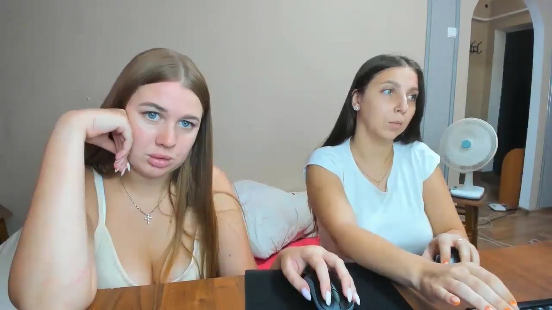 Gallery image thumbnail from IFlowersGirl's myfreecams stream on, 09/02/2024, 10:27 image 20 of 20