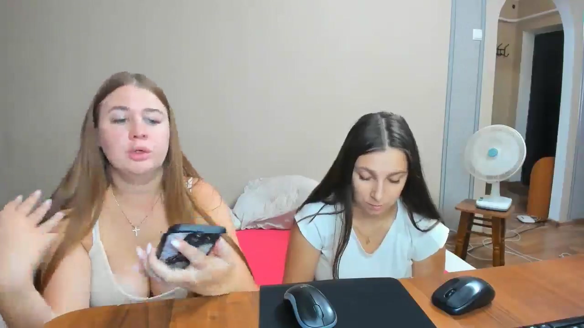 Gallery image thumbnail from IFlowersGirl's myfreecams stream on, 09/02/2024, 11:01 image 4 of 20