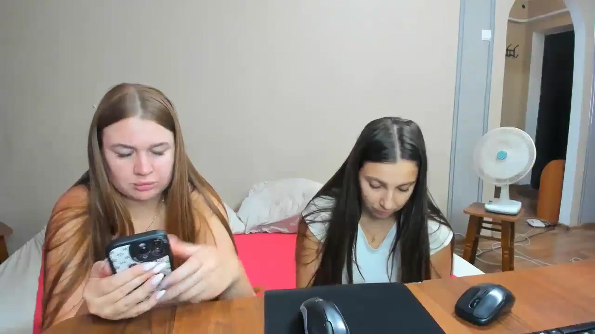 Gallery image thumbnail from IFlowersGirl's myfreecams stream on, 09/02/2024, 11:01 image 2 of 20