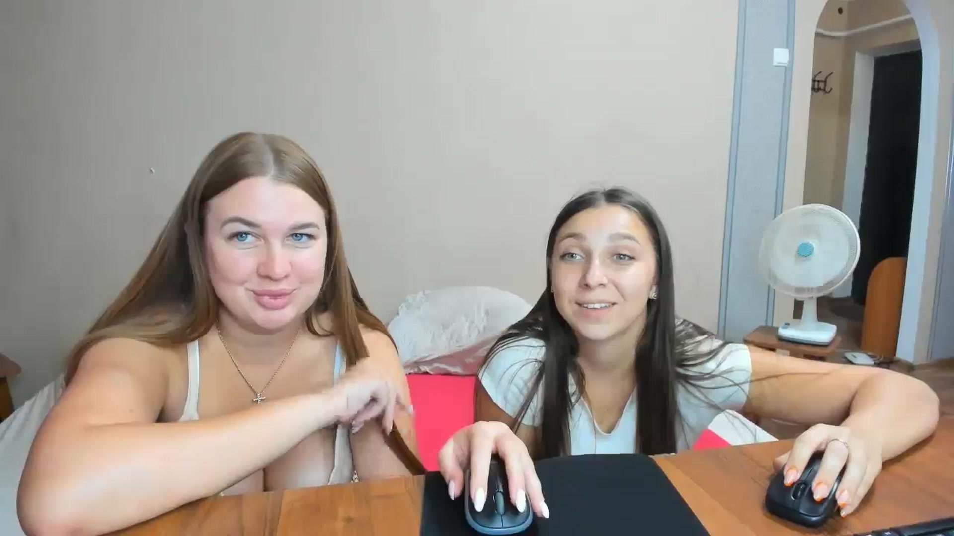 Gallery image thumbnail from IFlowersGirl's myfreecams stream on, 09/02/2024, 11:01 image 10 of 20