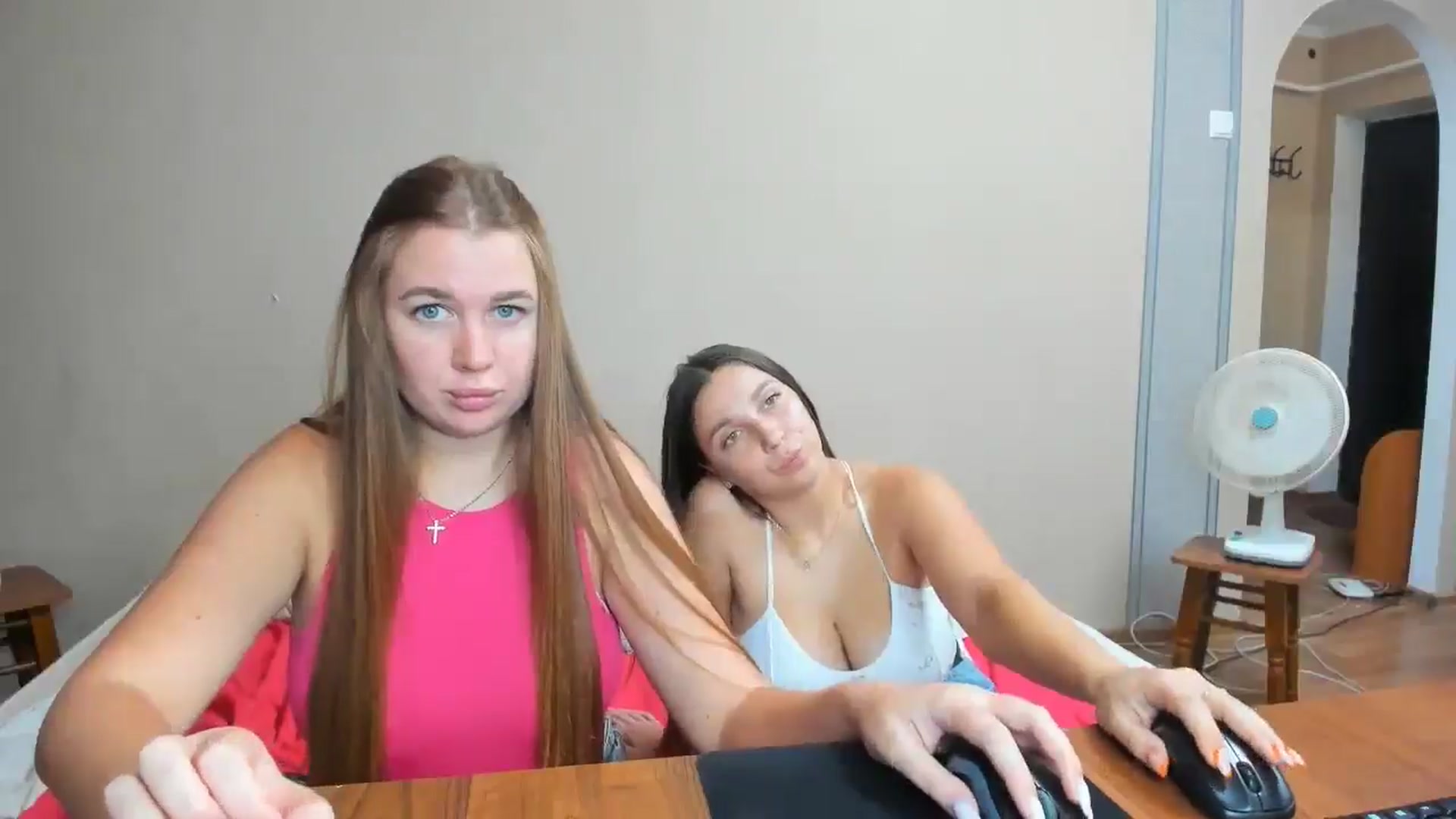 Gallery image thumbnail from IFlowersGirl's myfreecams stream on, 09/03/2024, 09:11 image 12 of 20