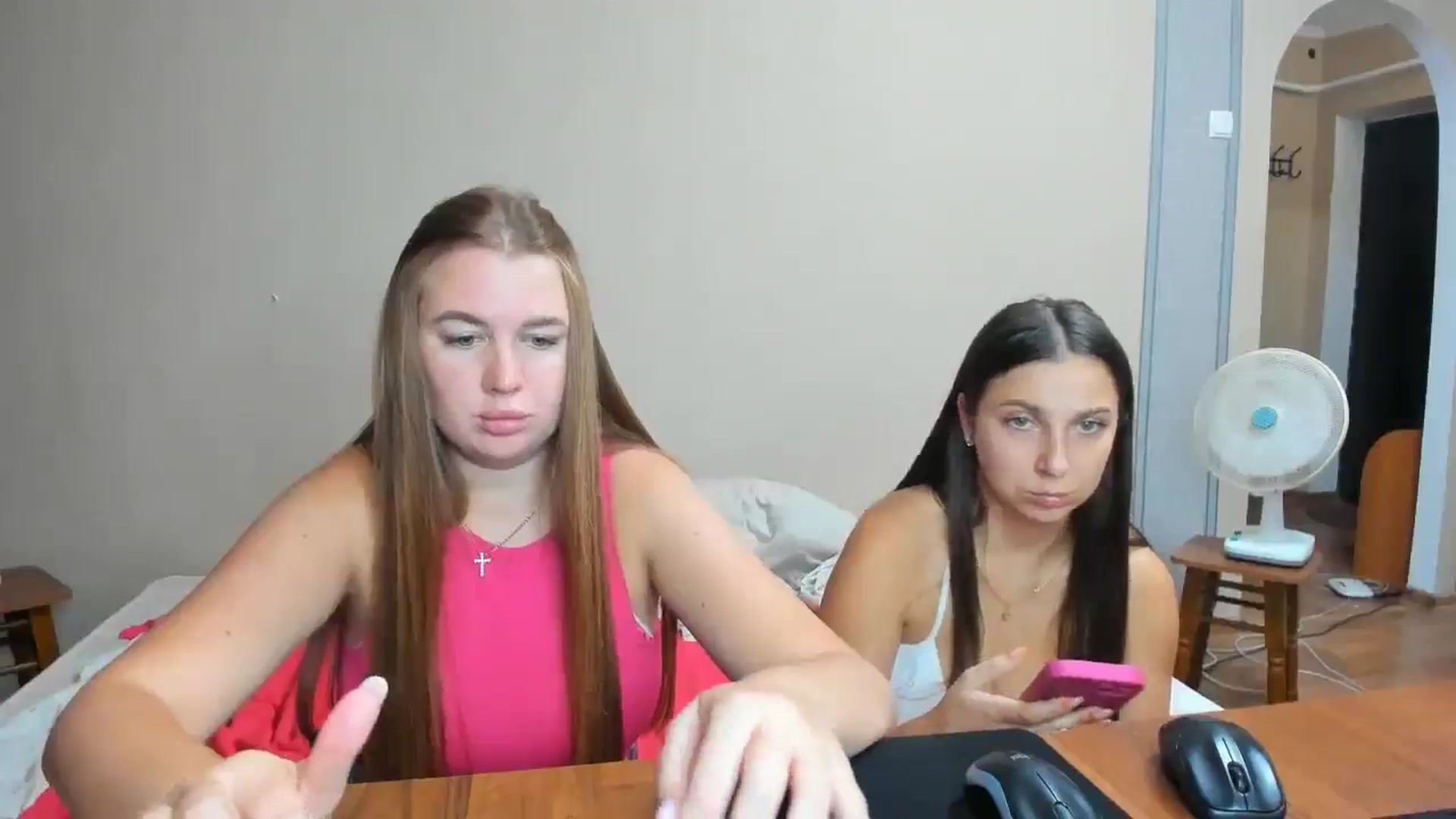 Gallery image thumbnail from IFlowersGirl's myfreecams stream on, 09/03/2024, 09:11 image 4 of 20