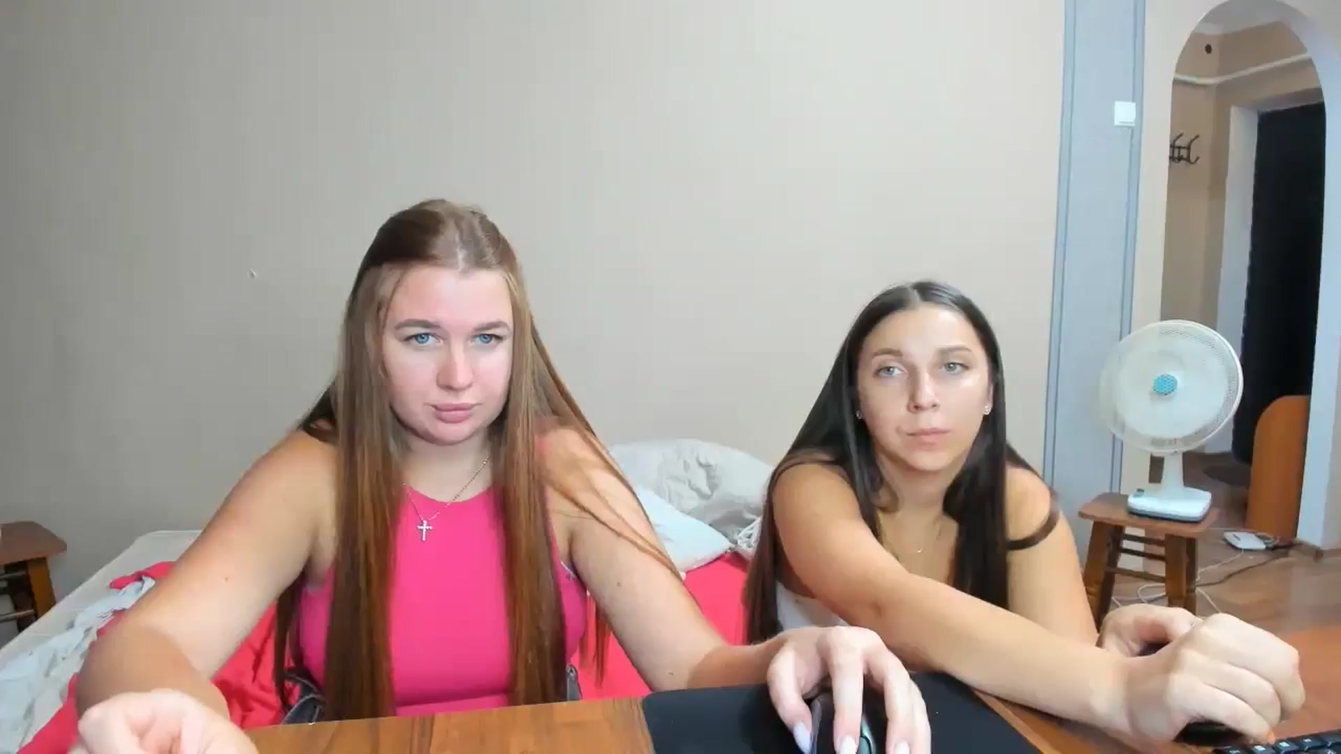 Gallery image thumbnail from IFlowersGirl's myfreecams stream on, 09/03/2024, 09:11 image 10 of 20
