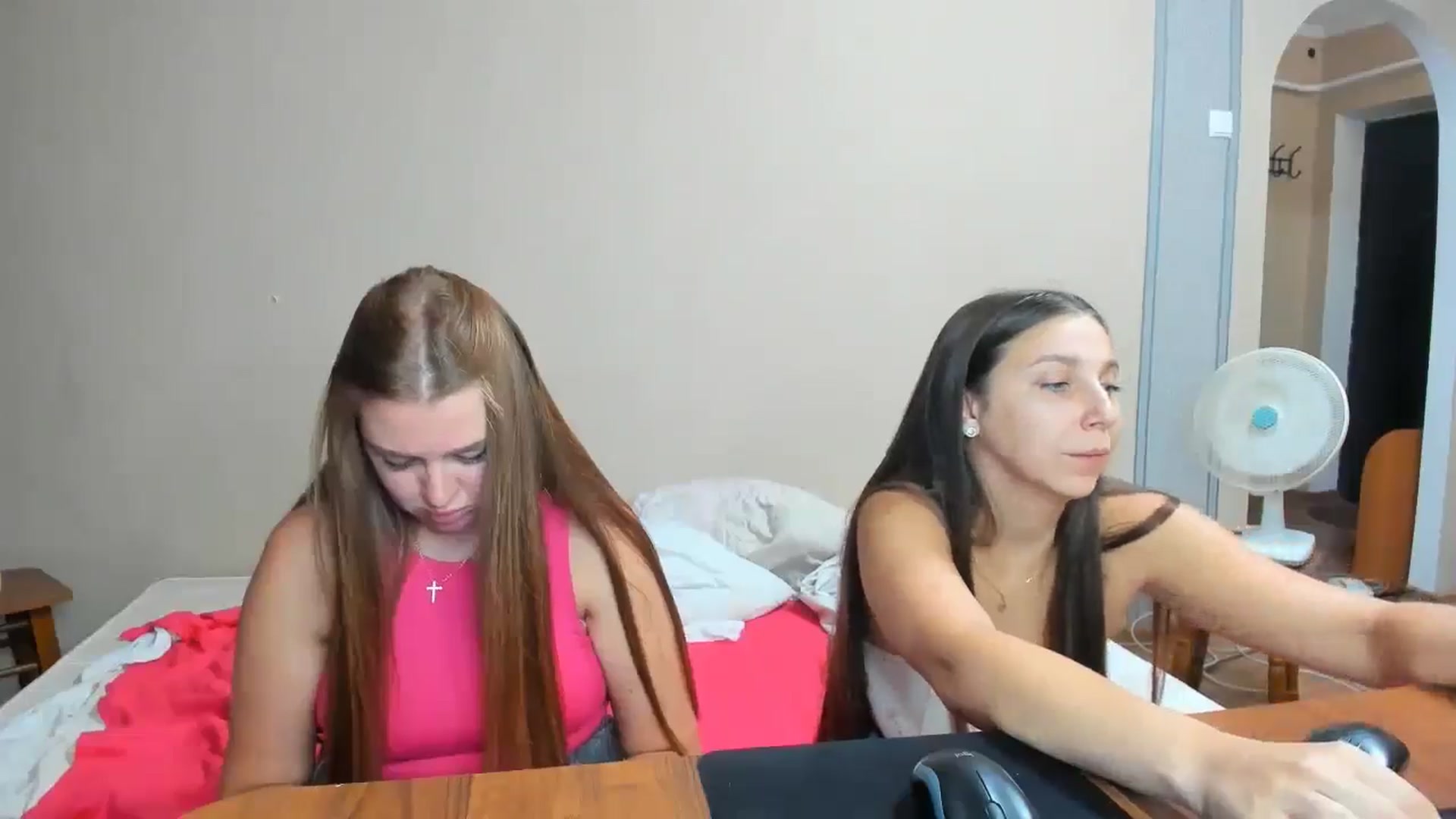 Gallery image thumbnail from IFlowersGirl's myfreecams stream on, 09/03/2024, 09:11 image 8 of 20