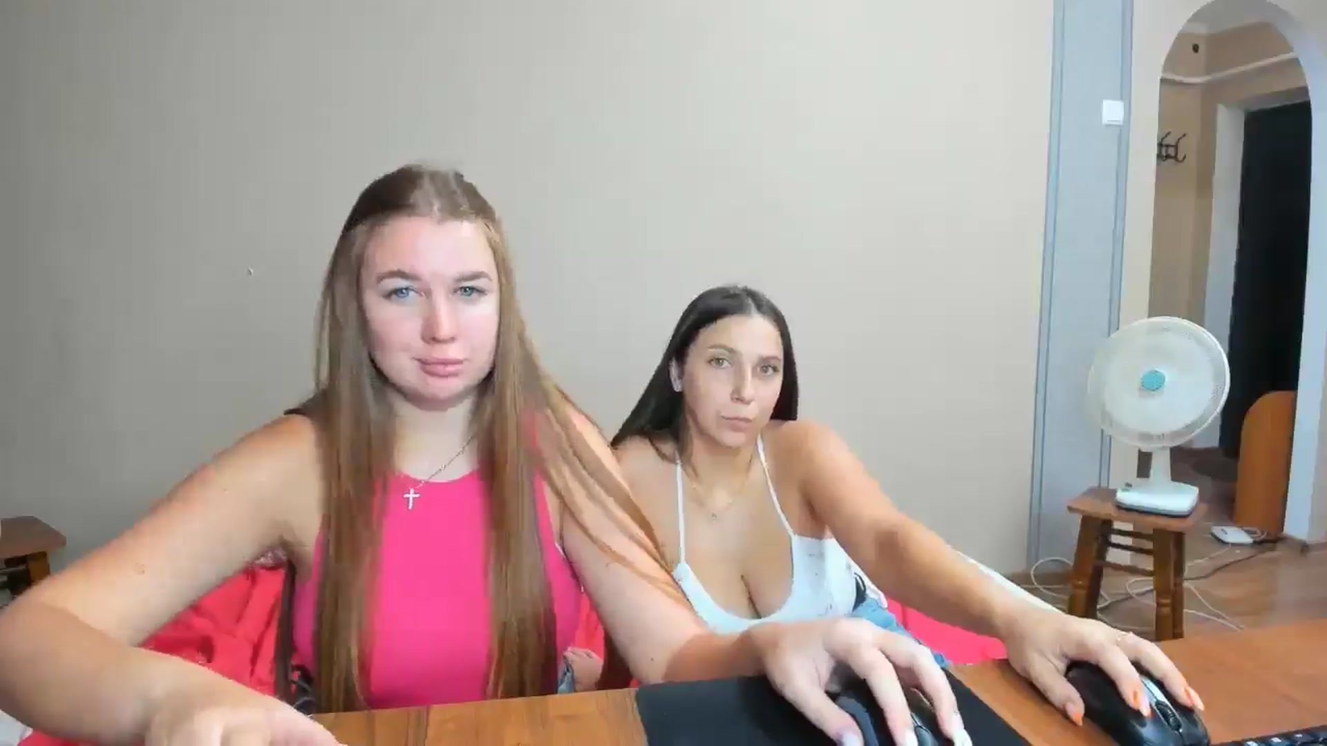 Gallery image thumbnail from IFlowersGirl's myfreecams stream on, 09/03/2024, 09:11 image 11 of 20