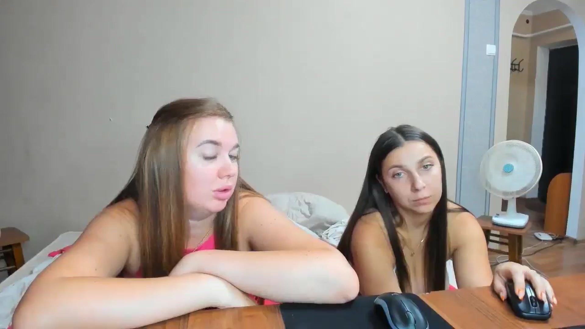 Gallery image thumbnail from IFlowersGirl's myfreecams stream on, 09/03/2024, 09:11 image 5 of 20