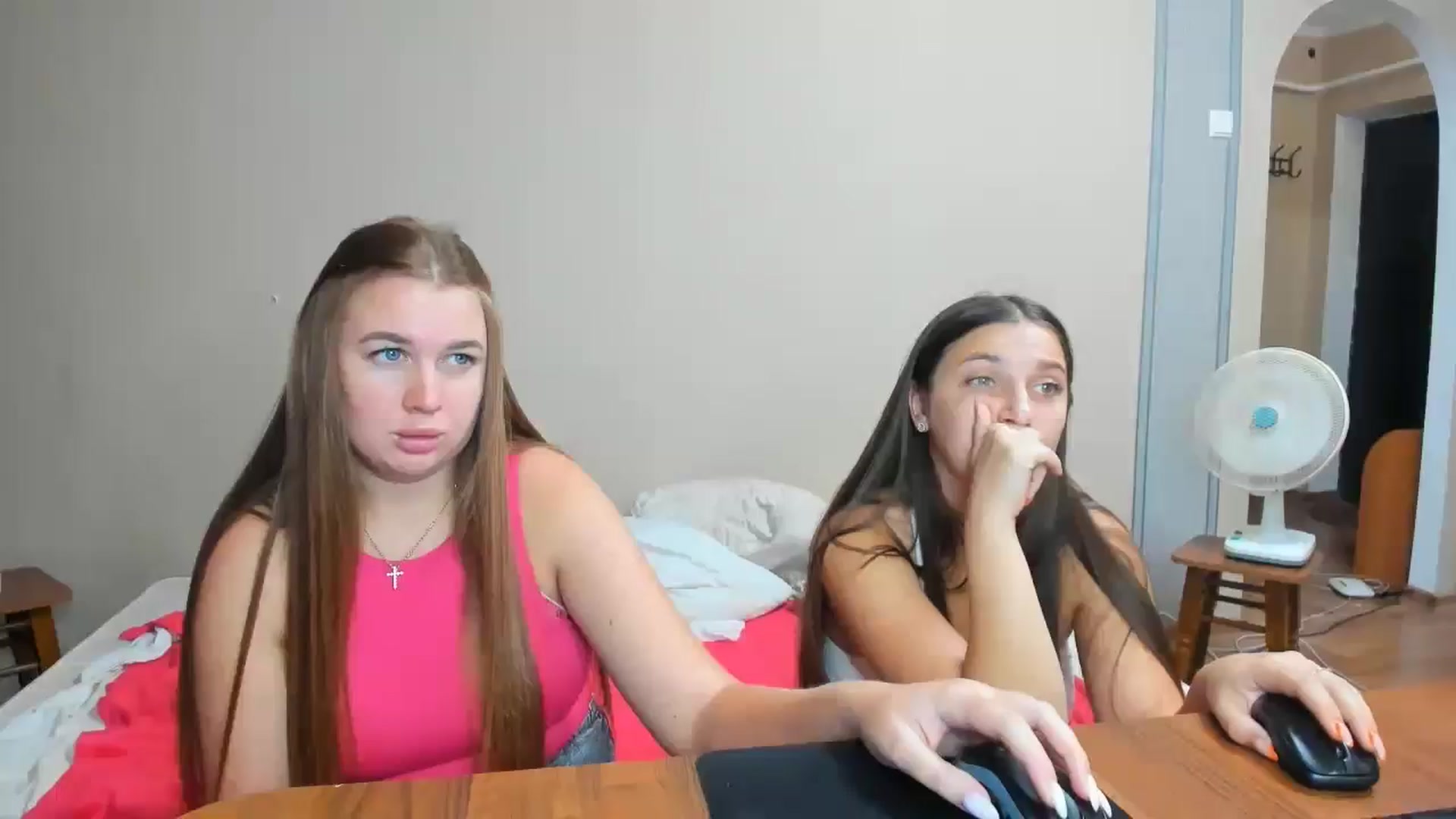 Gallery image thumbnail from IFlowersGirl's myfreecams stream on, 09/03/2024, 09:11 image 1 of 20