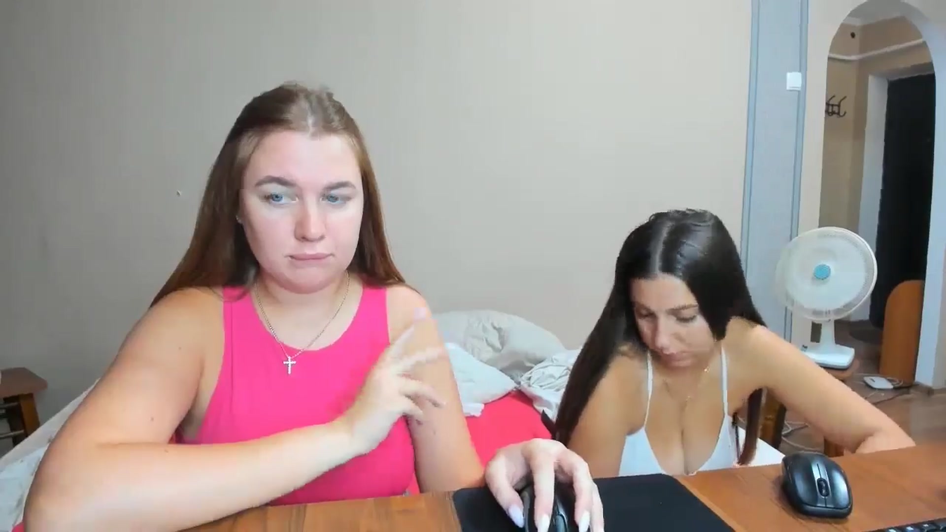 Gallery image thumbnail from IFlowersGirl's myfreecams stream on, 09/03/2024, 09:11 image 13 of 20