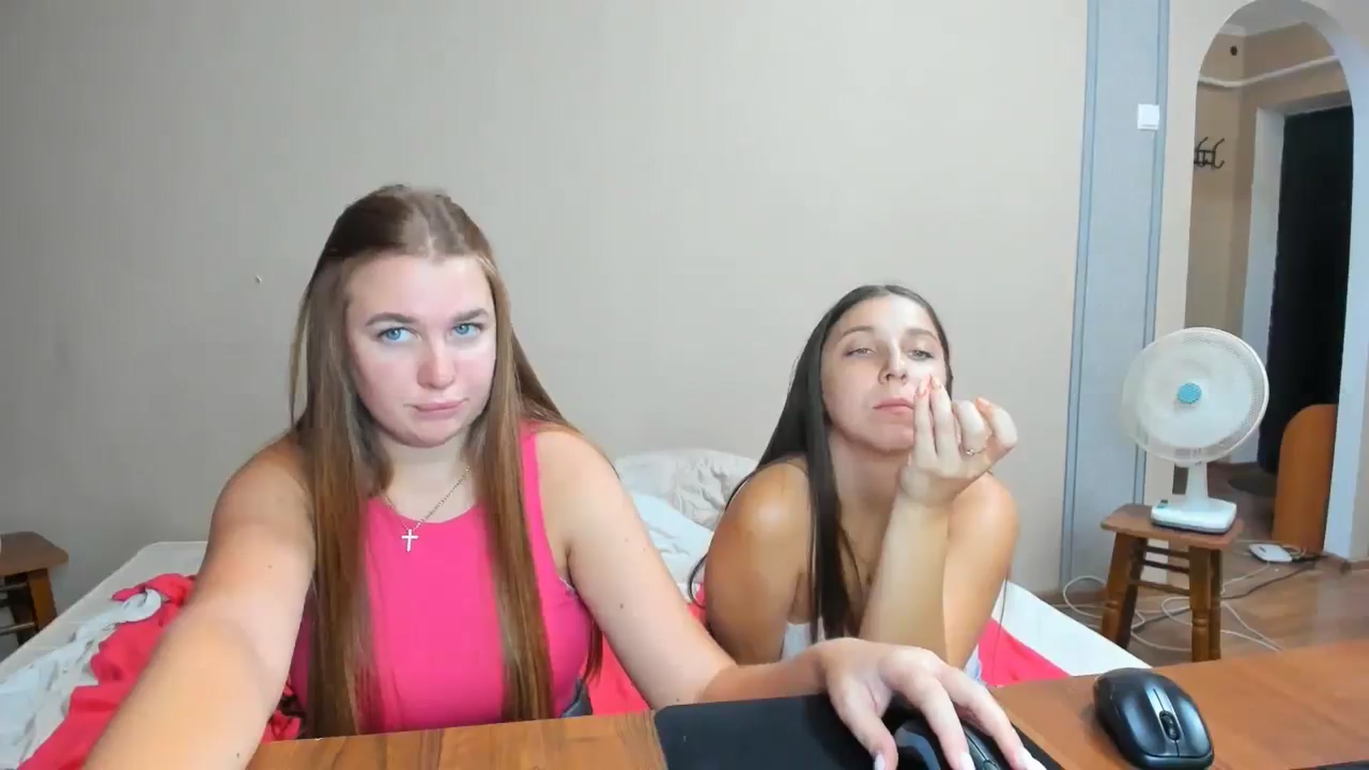 Gallery image thumbnail from IFlowersGirl's myfreecams stream on, 09/03/2024, 09:11 image 3 of 20