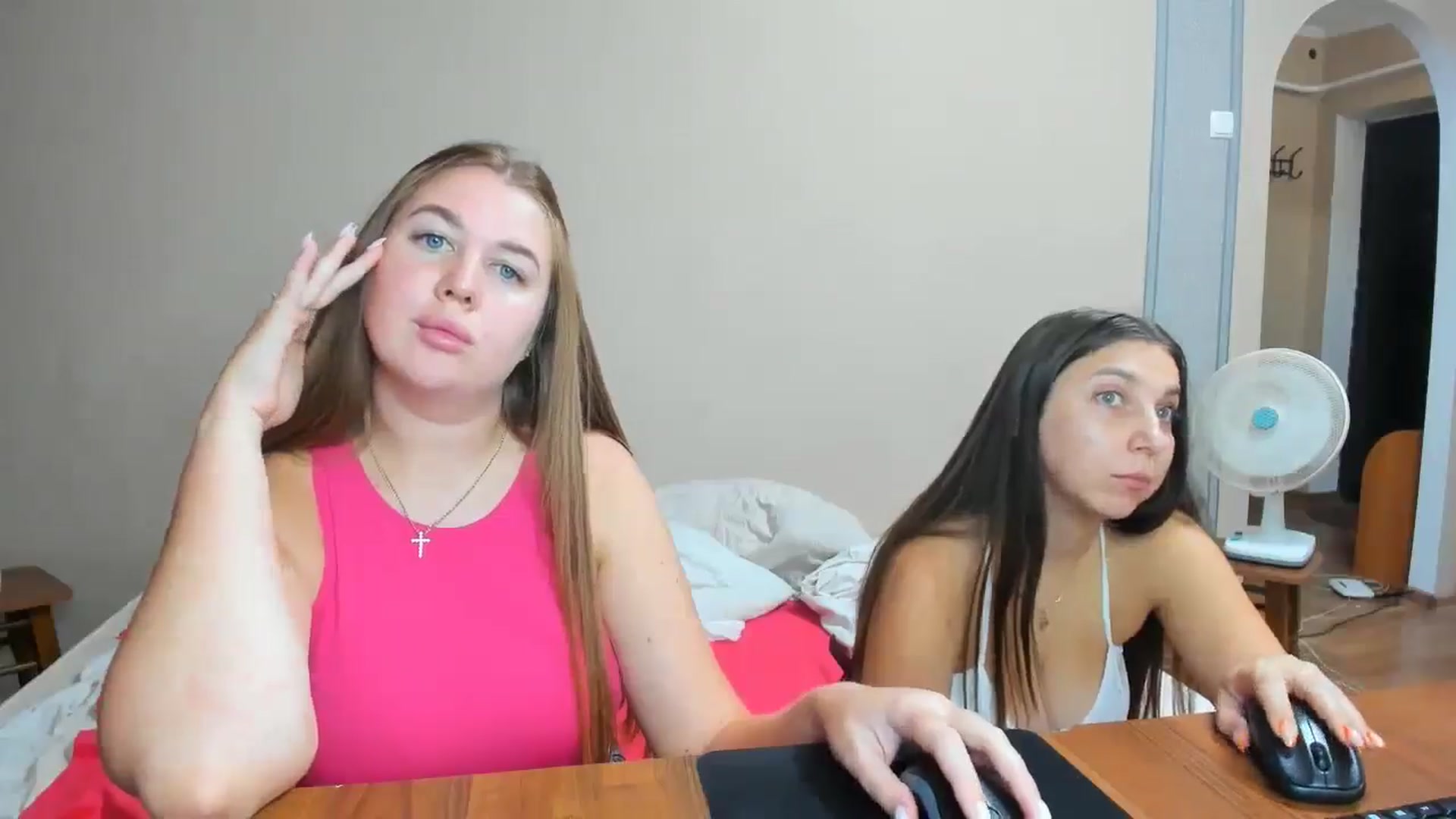 Gallery image thumbnail from IFlowersGirl's myfreecams stream on, 09/03/2024, 09:11 image 14 of 20