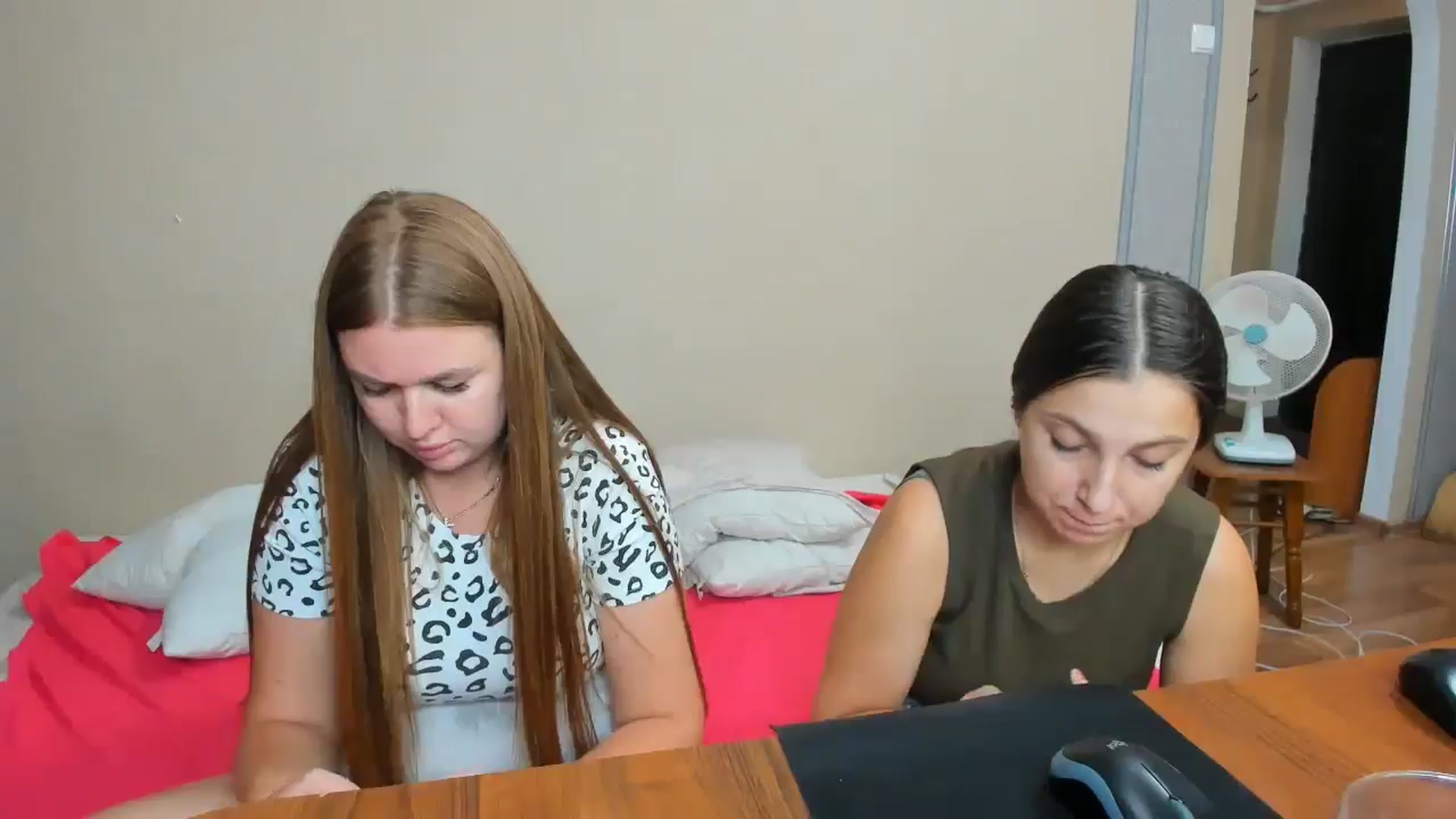 Gallery image thumbnail from IFlowersGirl's myfreecams stream on, 09/16/2024, 11:04 image 12 of 20