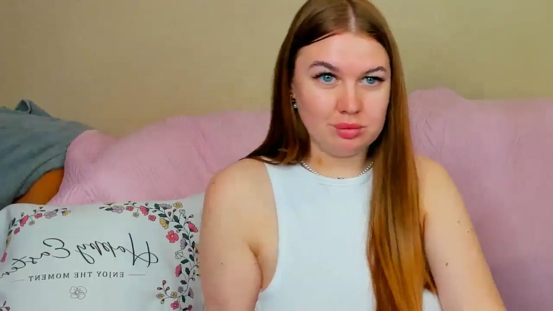 Gallery image thumbnail from IFlowersGirl's myfreecams stream on, 05/17/2025, 10:53 image 5 of 20