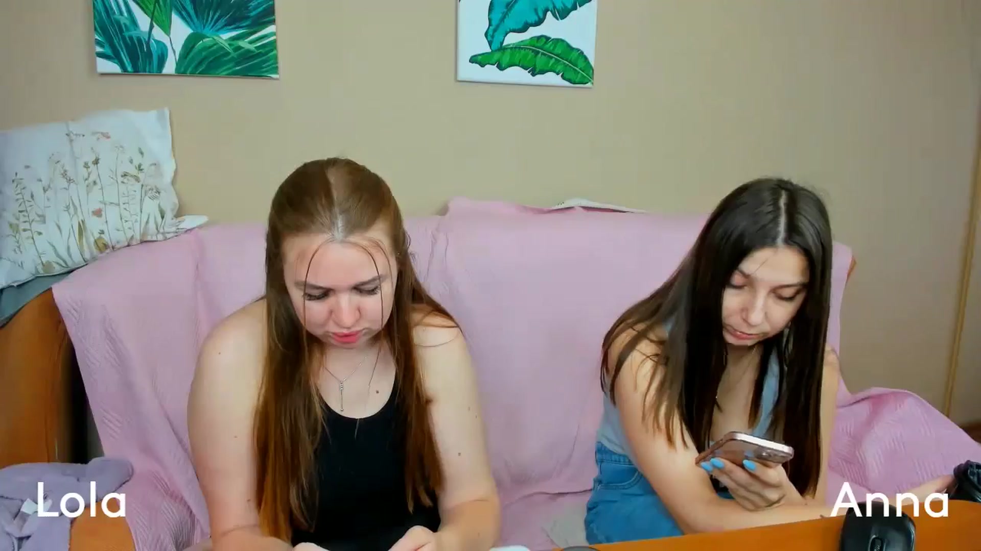 Gallery image thumbnail from IFlowersGirl's myfreecams stream on, 05/26/2025, 11:52 image 14 of 20