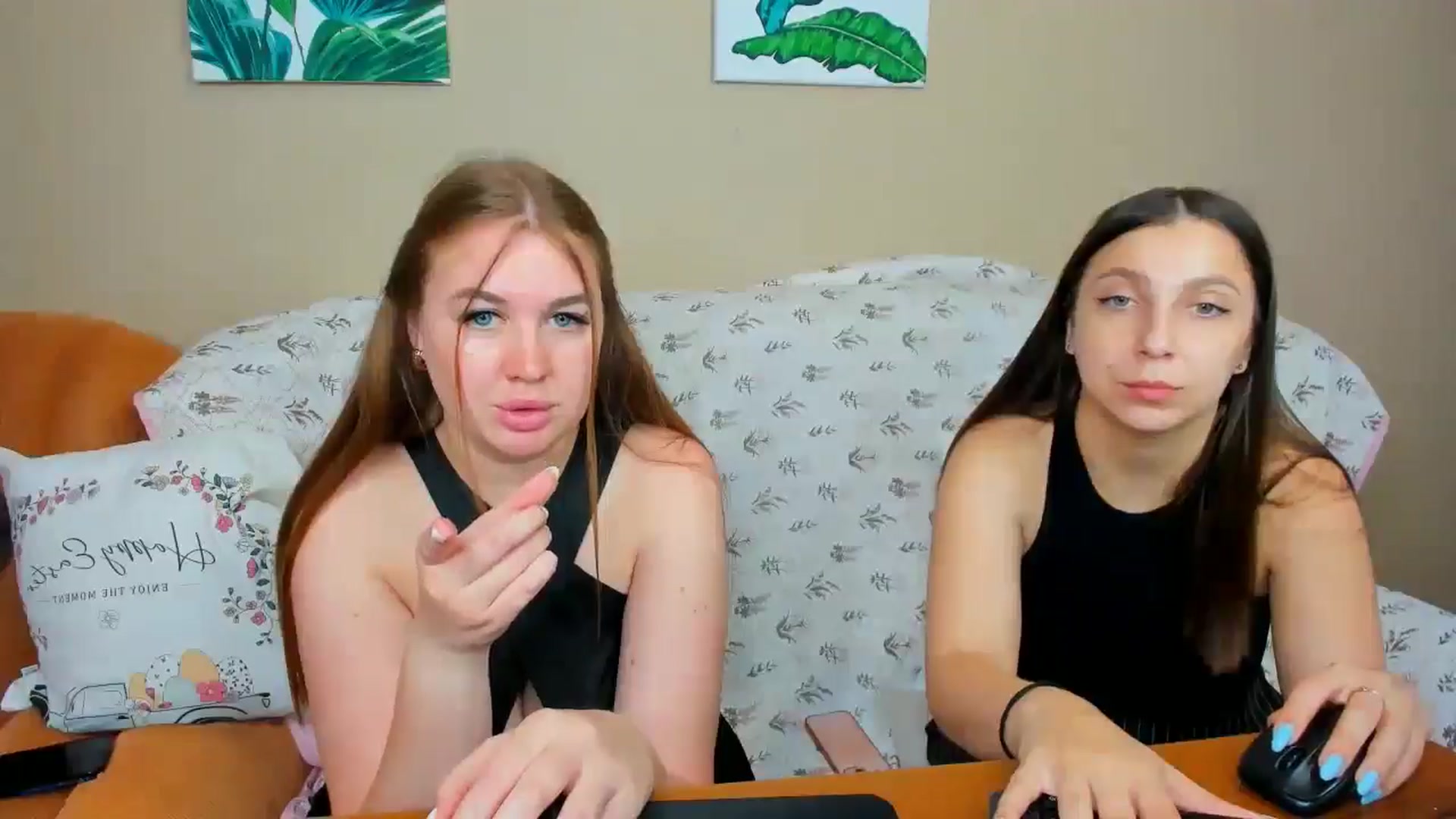 Gallery image thumbnail from IFlowersGirl's myfreecams stream on, 06/08/2025, 09:27 image 5 of 20