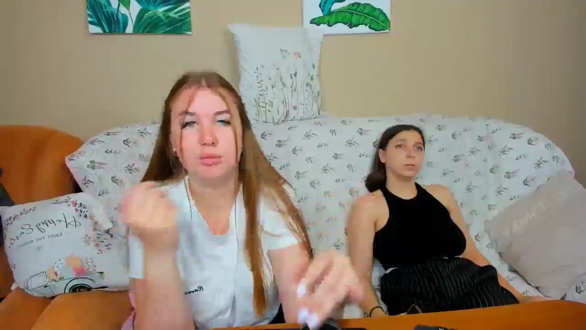 Gallery image thumbnail from IFlowersGirl's myfreecams stream on, 06/08/2025, 10:18 image 12 of 20