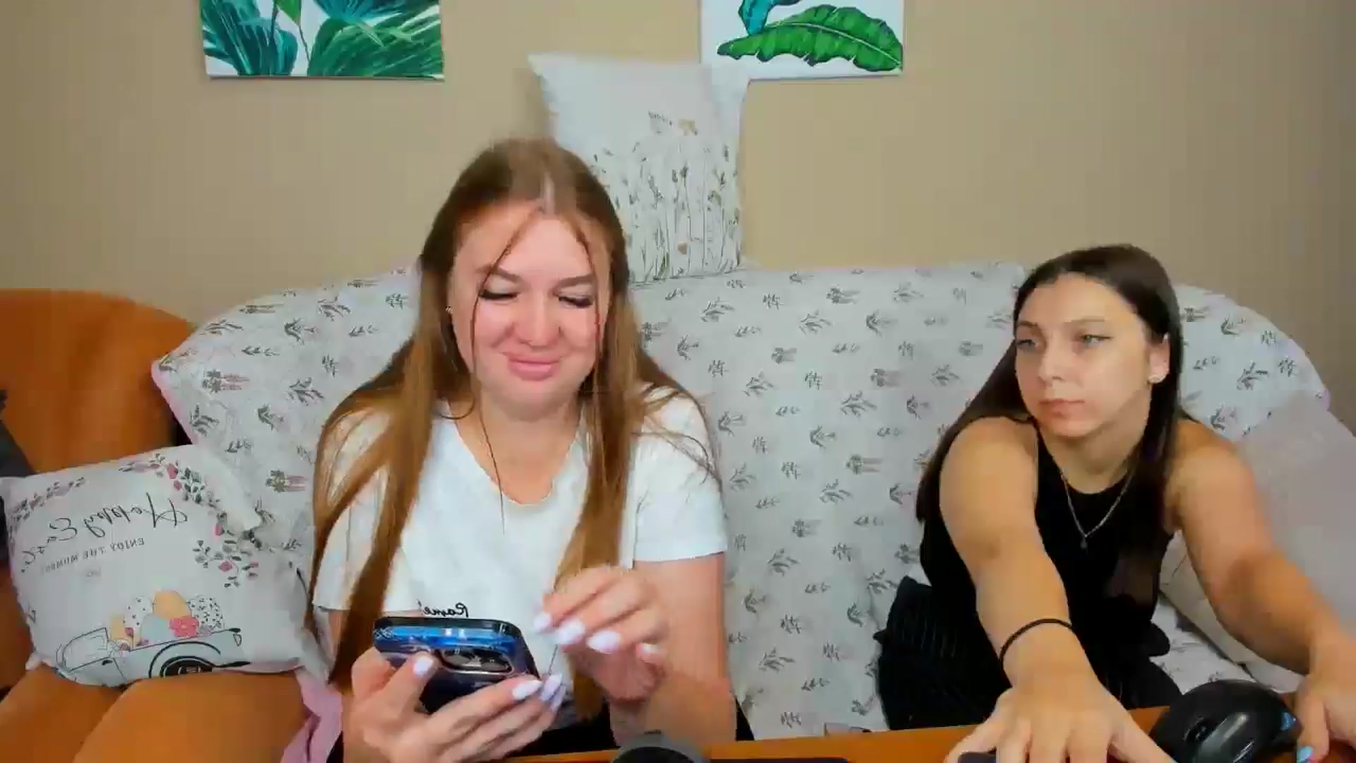 Gallery image thumbnail from IFlowersGirl's myfreecams stream on, 06/08/2025, 10:18 image 15 of 20