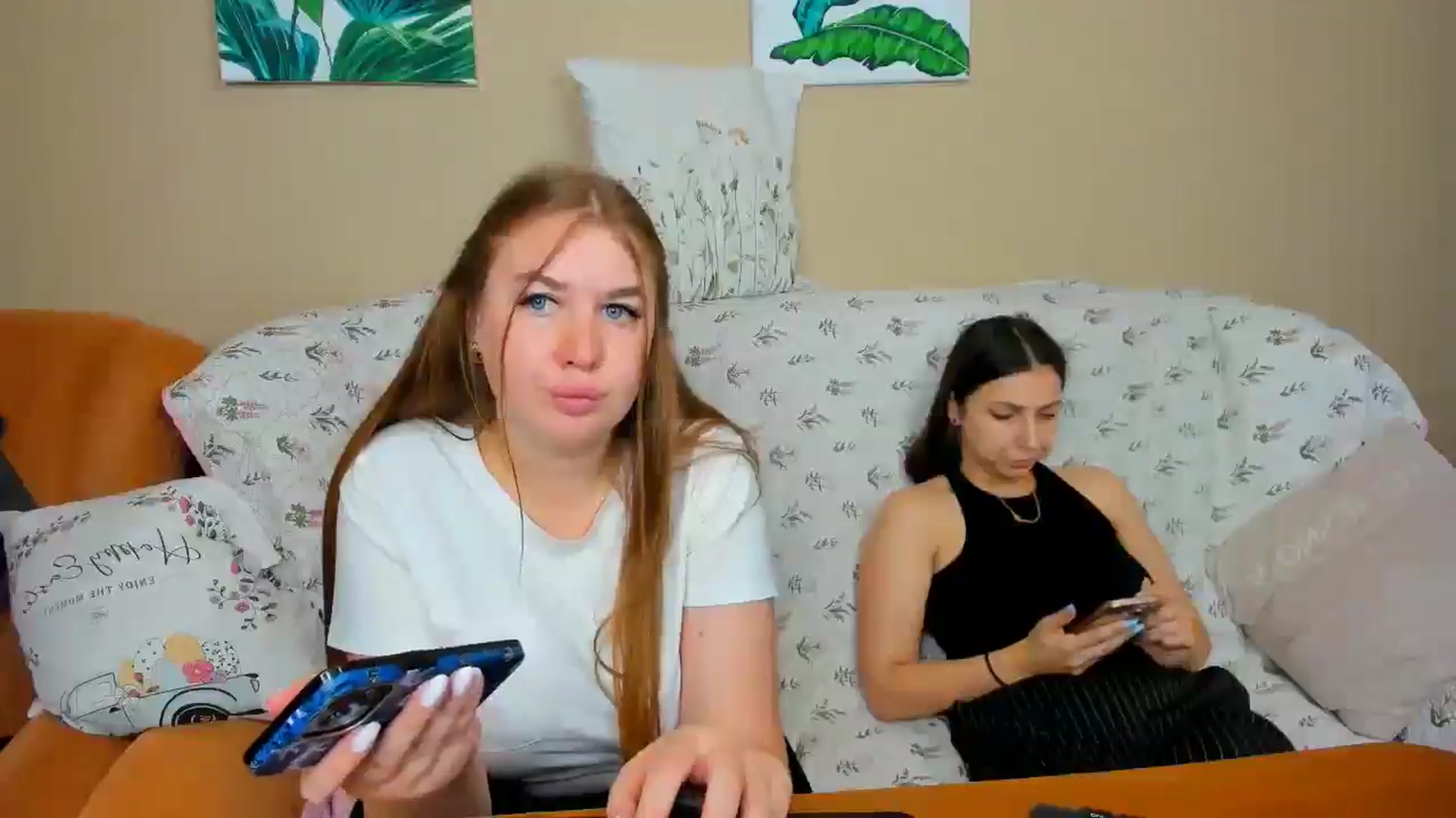 Gallery image thumbnail from IFlowersGirl's myfreecams stream on, 06/08/2025, 10:18 image 14 of 20