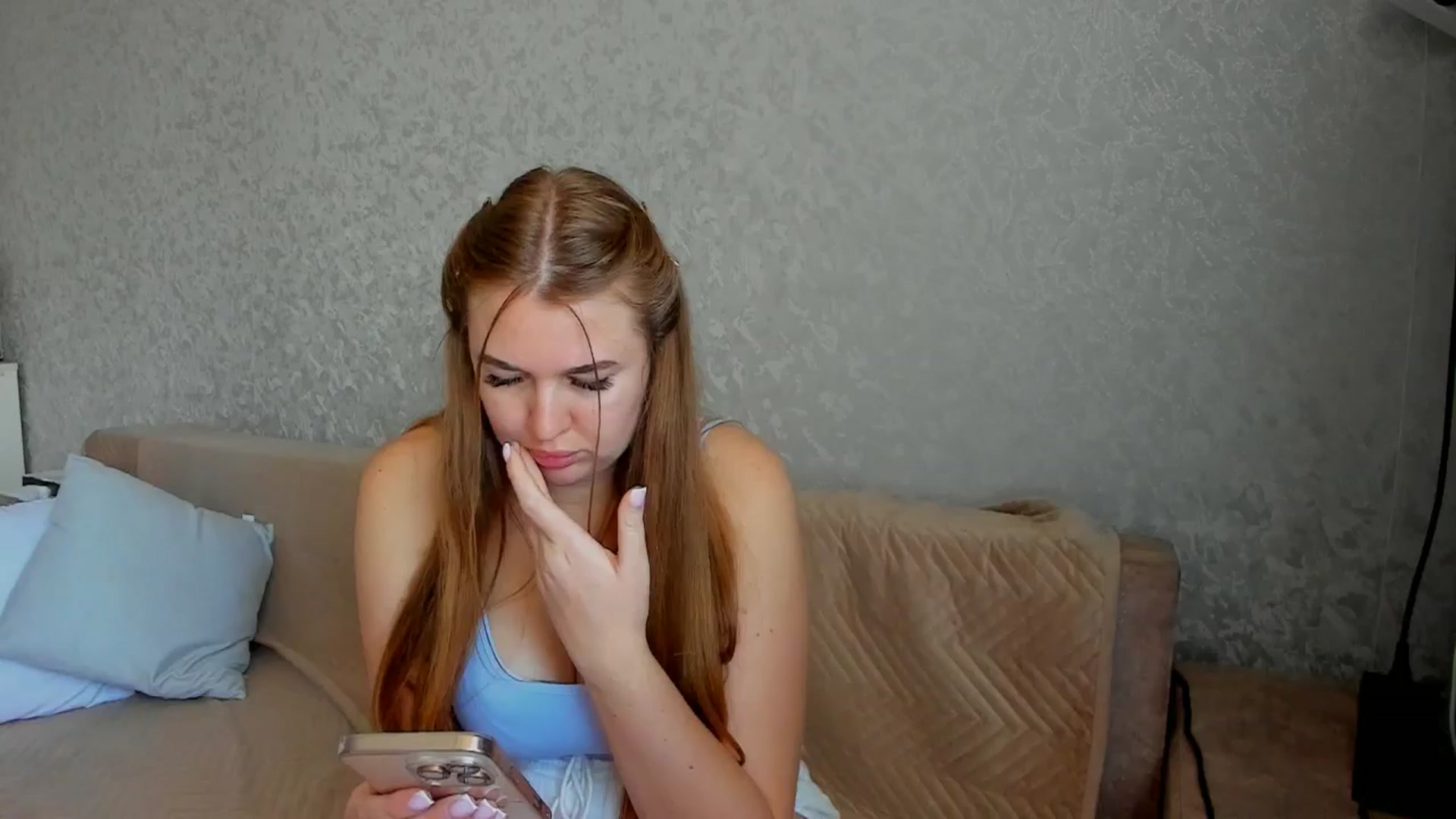 Gallery image thumbnail from IFlowersGirl's myfreecams stream on, 10/05/2025, 10:32 image 9 of 20