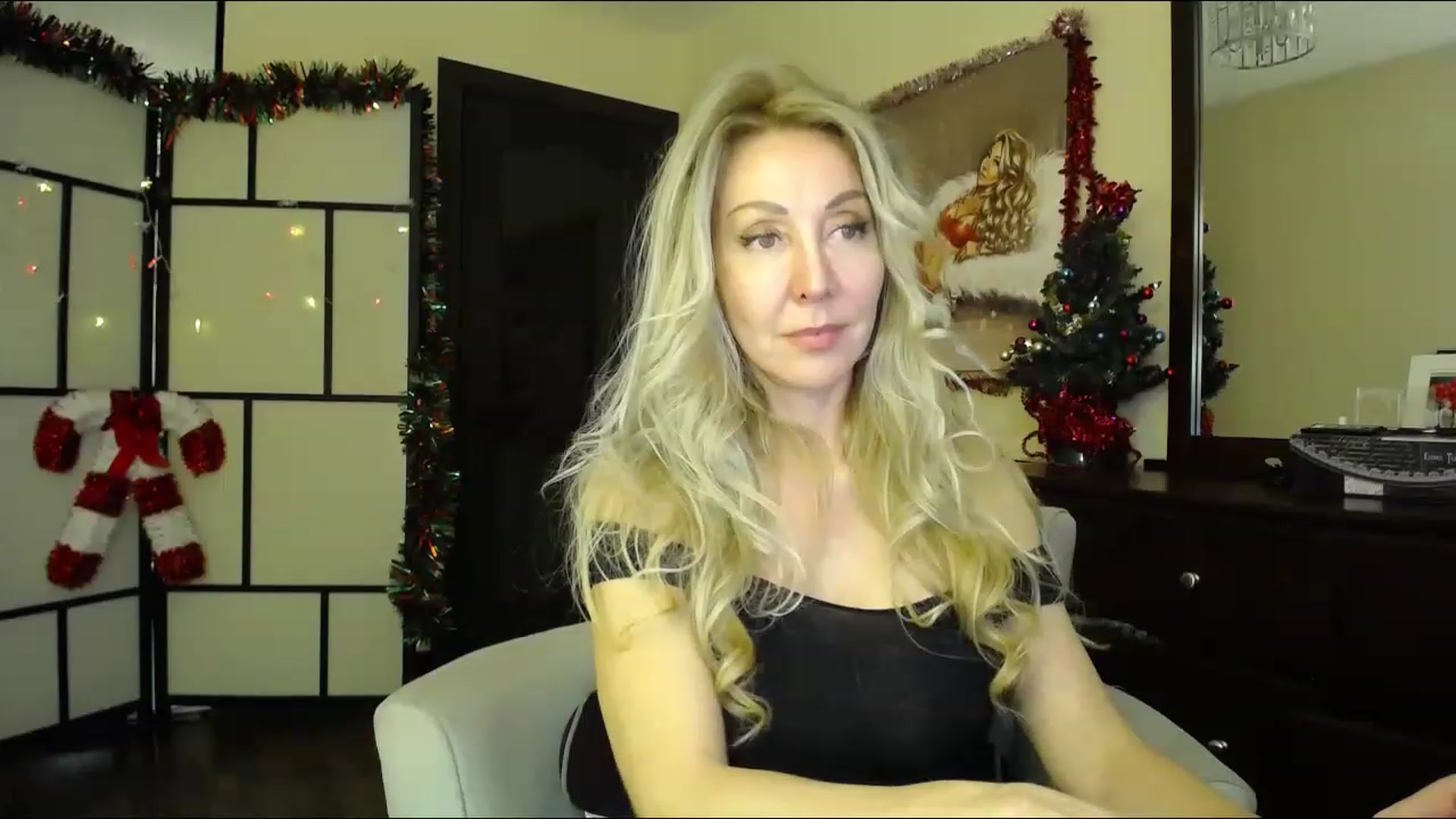 Gallery image thumbnail from IMissBehaving's myfreecams stream on, 12/08/2022, 01:33 image 13 of 20