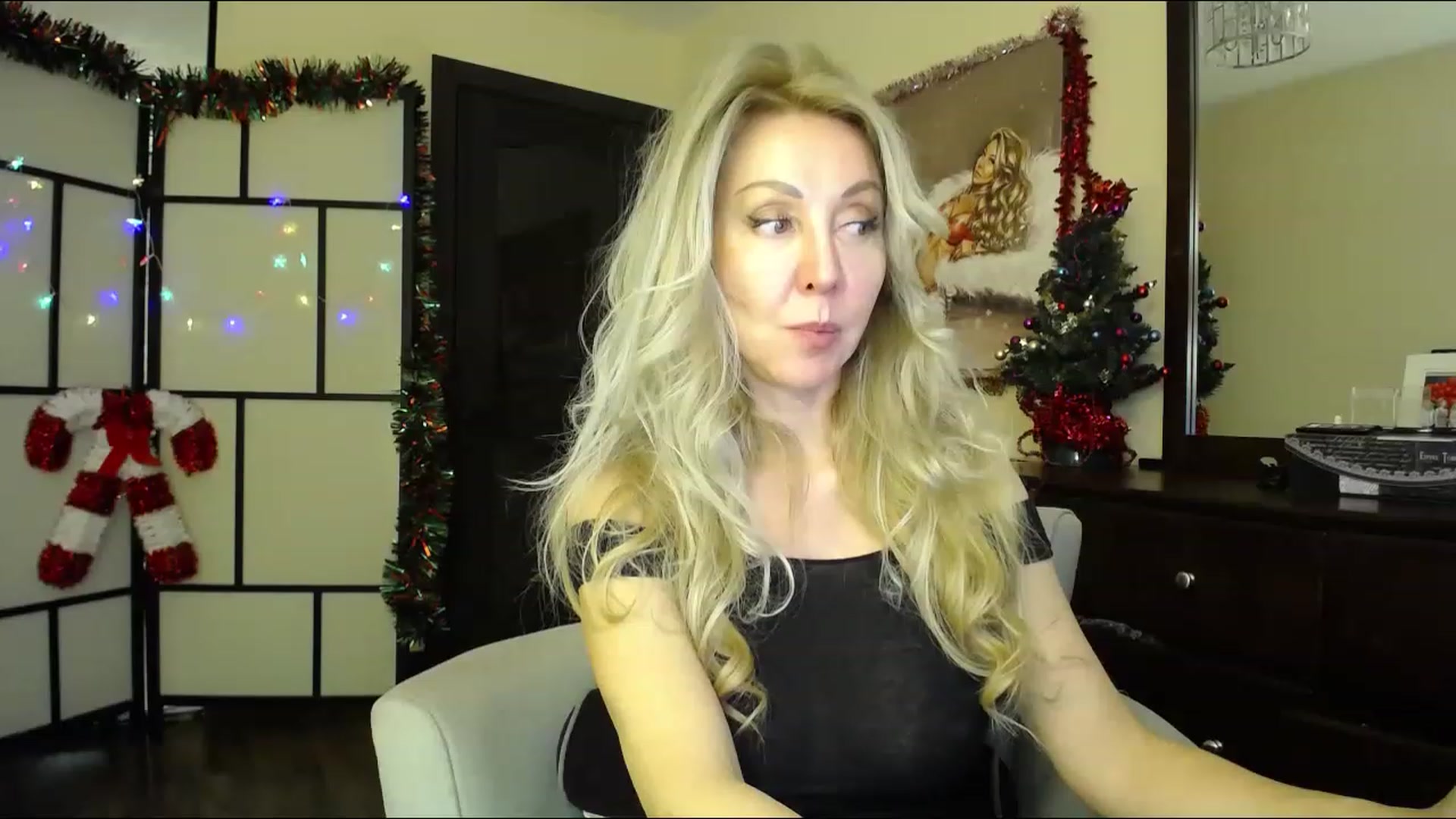 Gallery image thumbnail from IMissBehaving's myfreecams stream on, 12/08/2022, 01:33 image 3 of 20