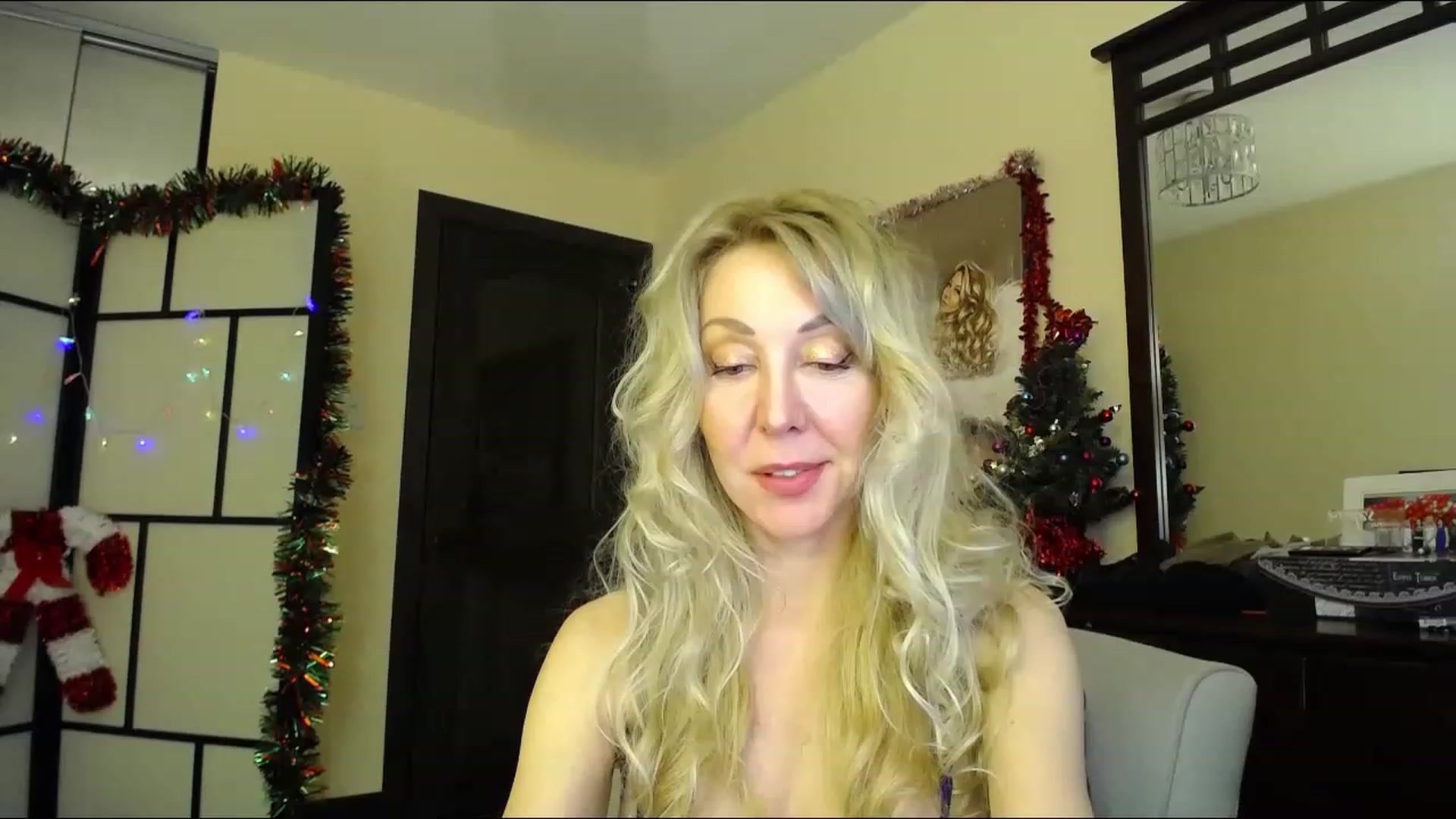 Gallery image thumbnail from IMissBehaving's myfreecams stream on, 12/15/2022, 04:05 image 6 of 20