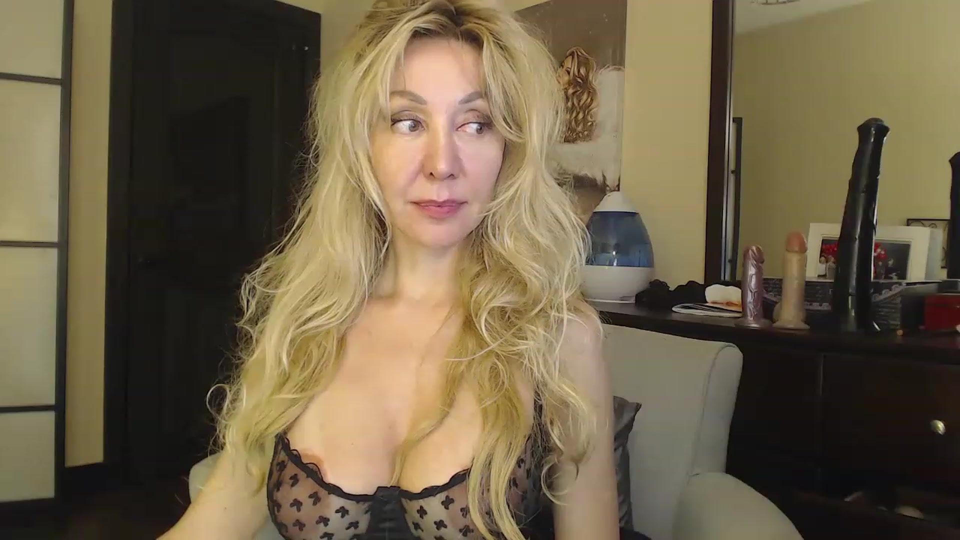 Gallery image thumbnail from IMissBehaving's myfreecams stream on, 06/09/2023, 02:50 image 14 of 20