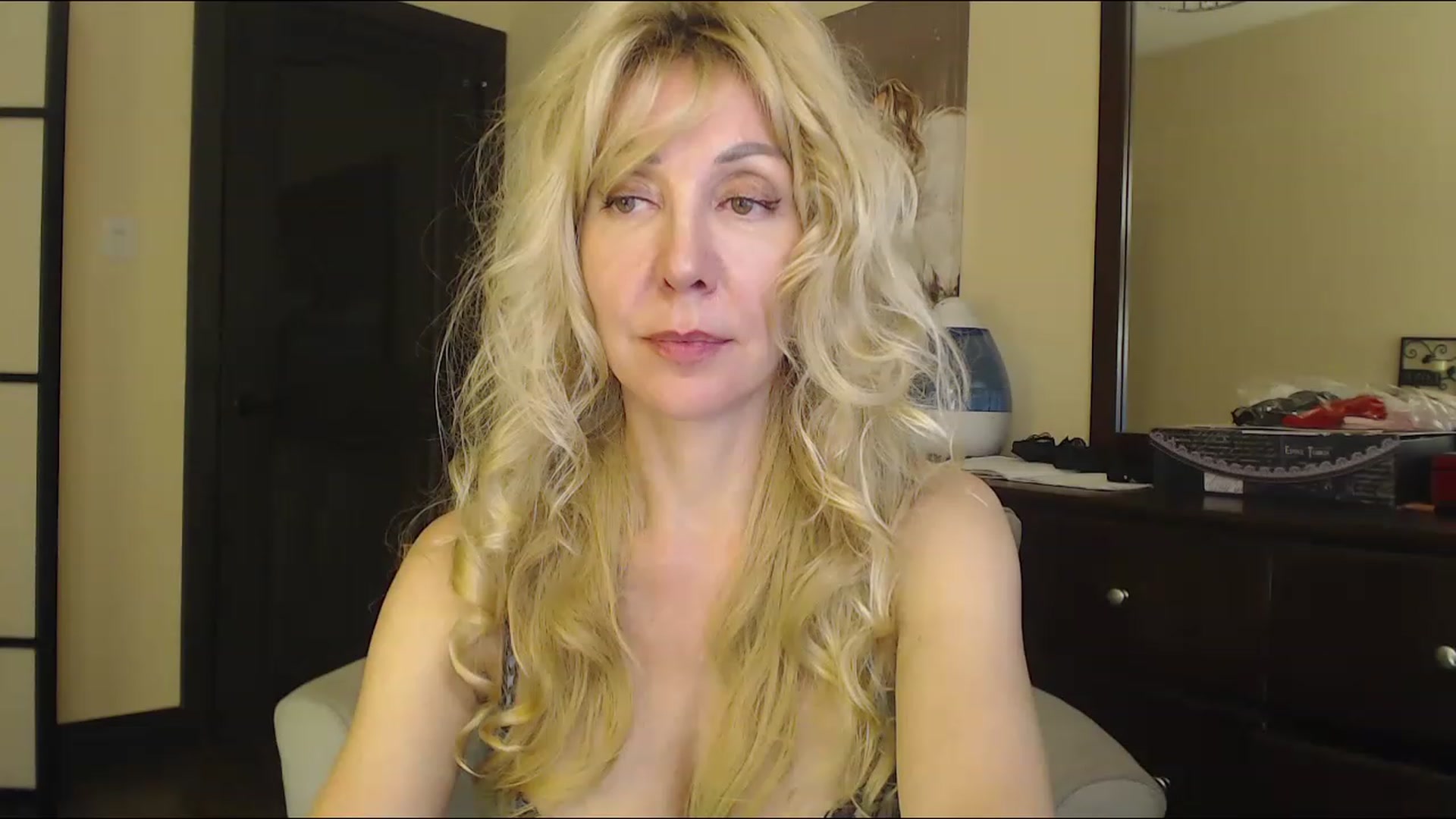 Gallery image thumbnail from IMissBehaving's myfreecams stream on, 06/14/2023, 02:50 image 9 of 20