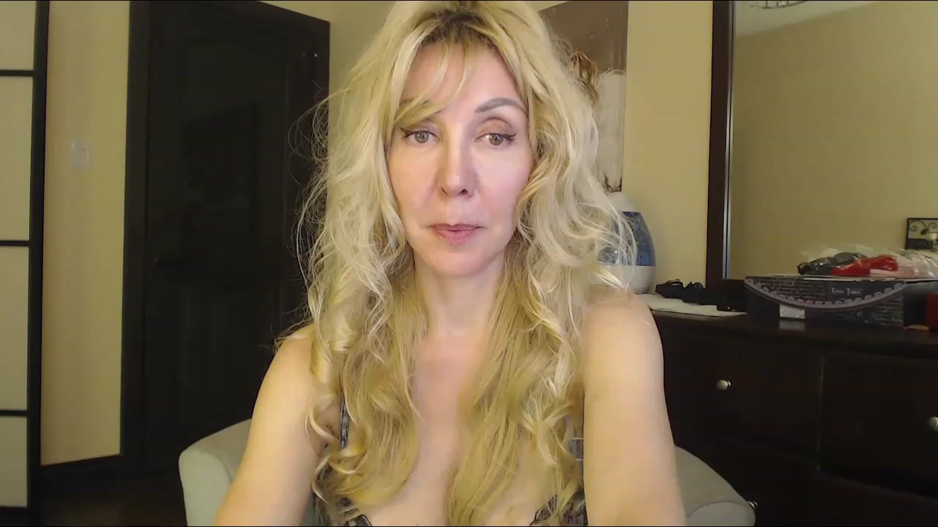 Gallery image thumbnail from IMissBehaving's myfreecams stream on, 06/14/2023, 02:50 image 17 of 20
