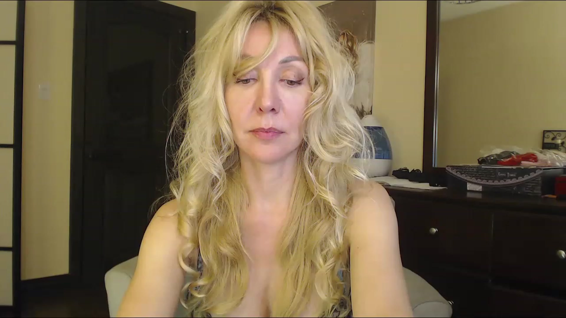 Gallery image thumbnail from IMissBehaving's myfreecams stream on, 06/14/2023, 02:50 image 6 of 20