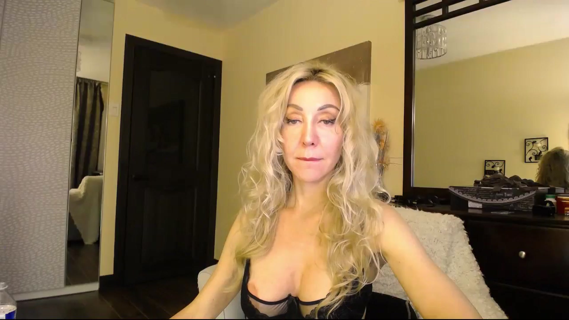 Gallery image thumbnail from IMissBehaving's myfreecams stream on, 07/19/2024, 01:33 image 6 of 20