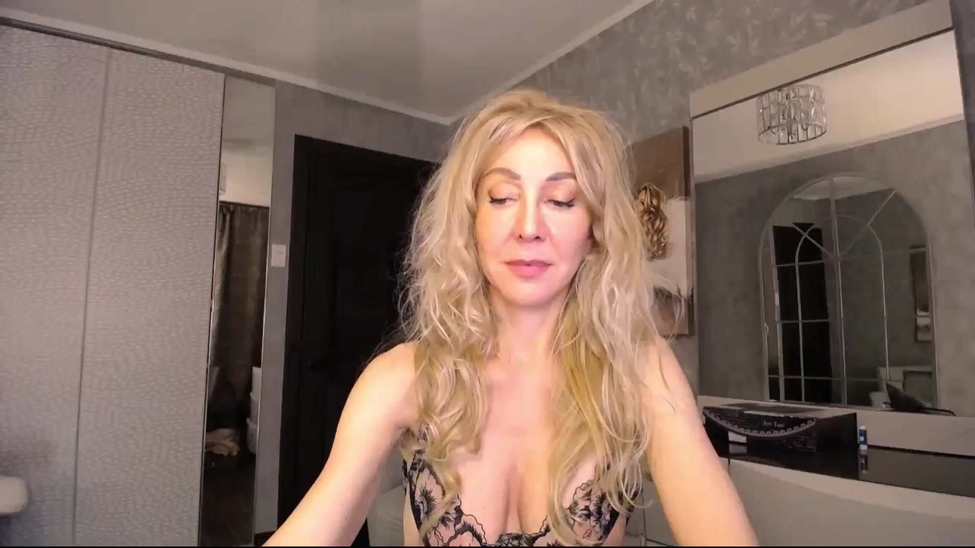 Gallery image thumbnail from IMissBehaving's myfreecams stream on, 09/13/2024, 23:46 image 11 of 20