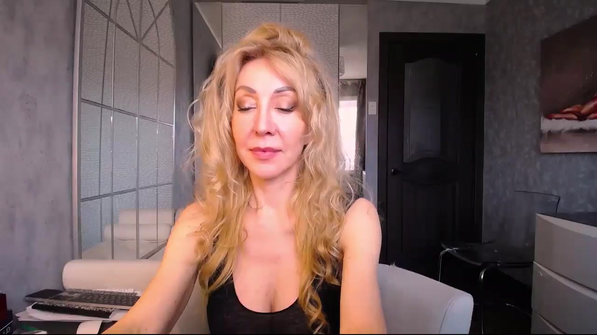 Gallery image thumbnail from IMissBehaving's myfreecams stream on, 05/03/2025, 22:22 image 13 of 20