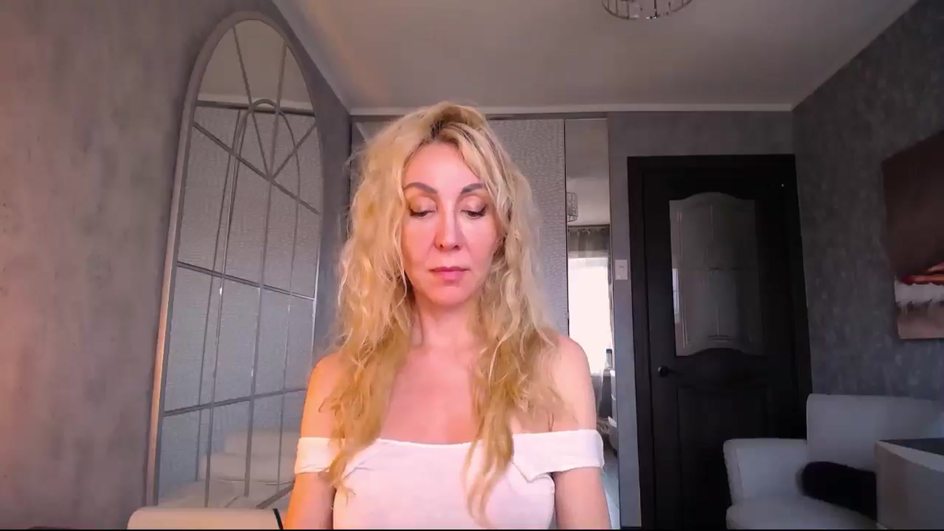 Gallery image thumbnail from IMissBehaving's myfreecams stream on, 06/19/2025, 22:08 image 14 of 20