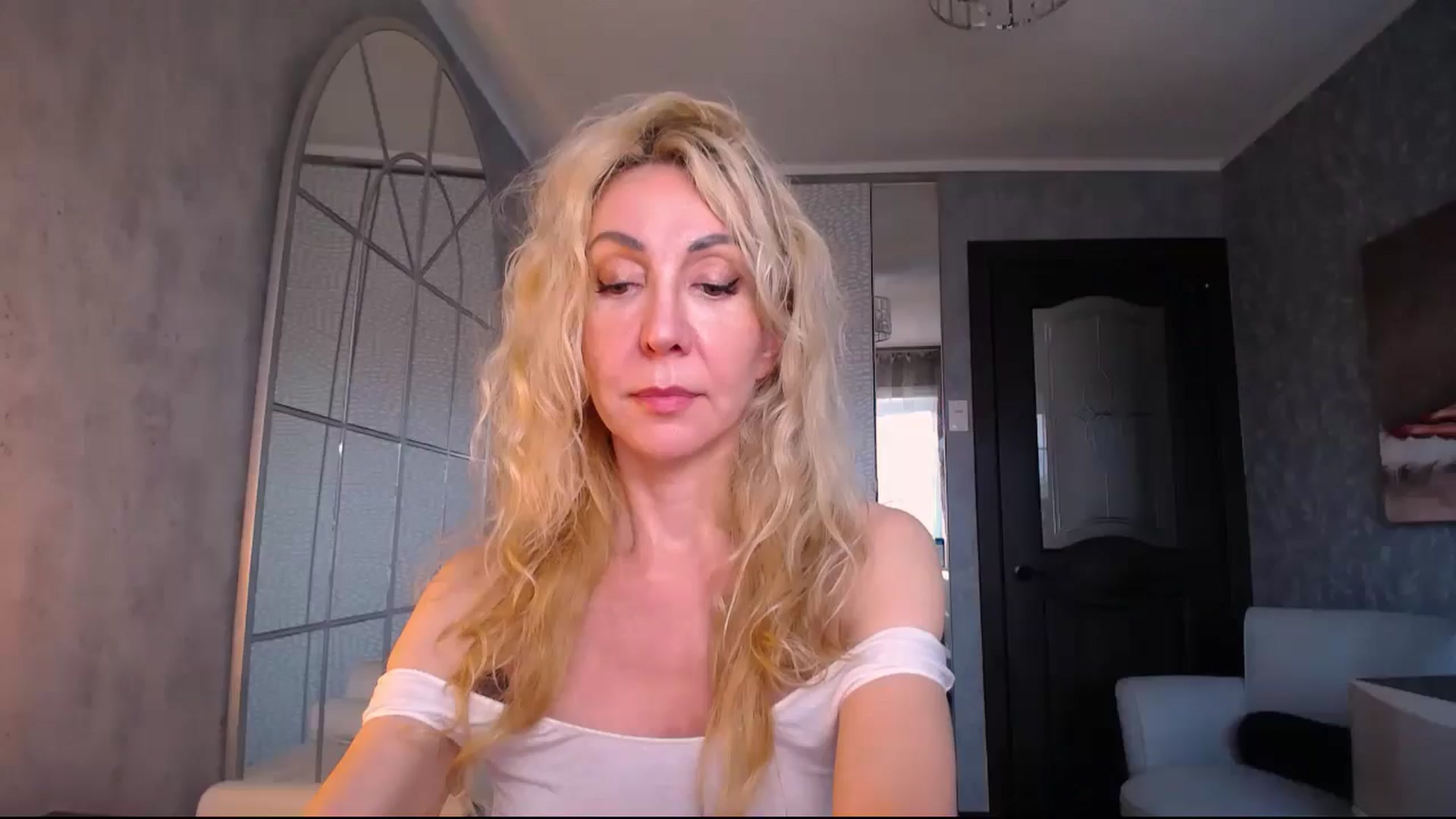 Gallery image thumbnail from IMissBehaving's myfreecams stream on, 06/19/2025, 22:08 image 15 of 20