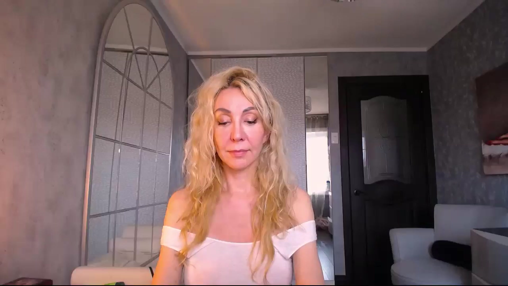 Gallery image thumbnail from IMissBehaving's myfreecams stream on, 06/19/2025, 22:08 image 10 of 20
