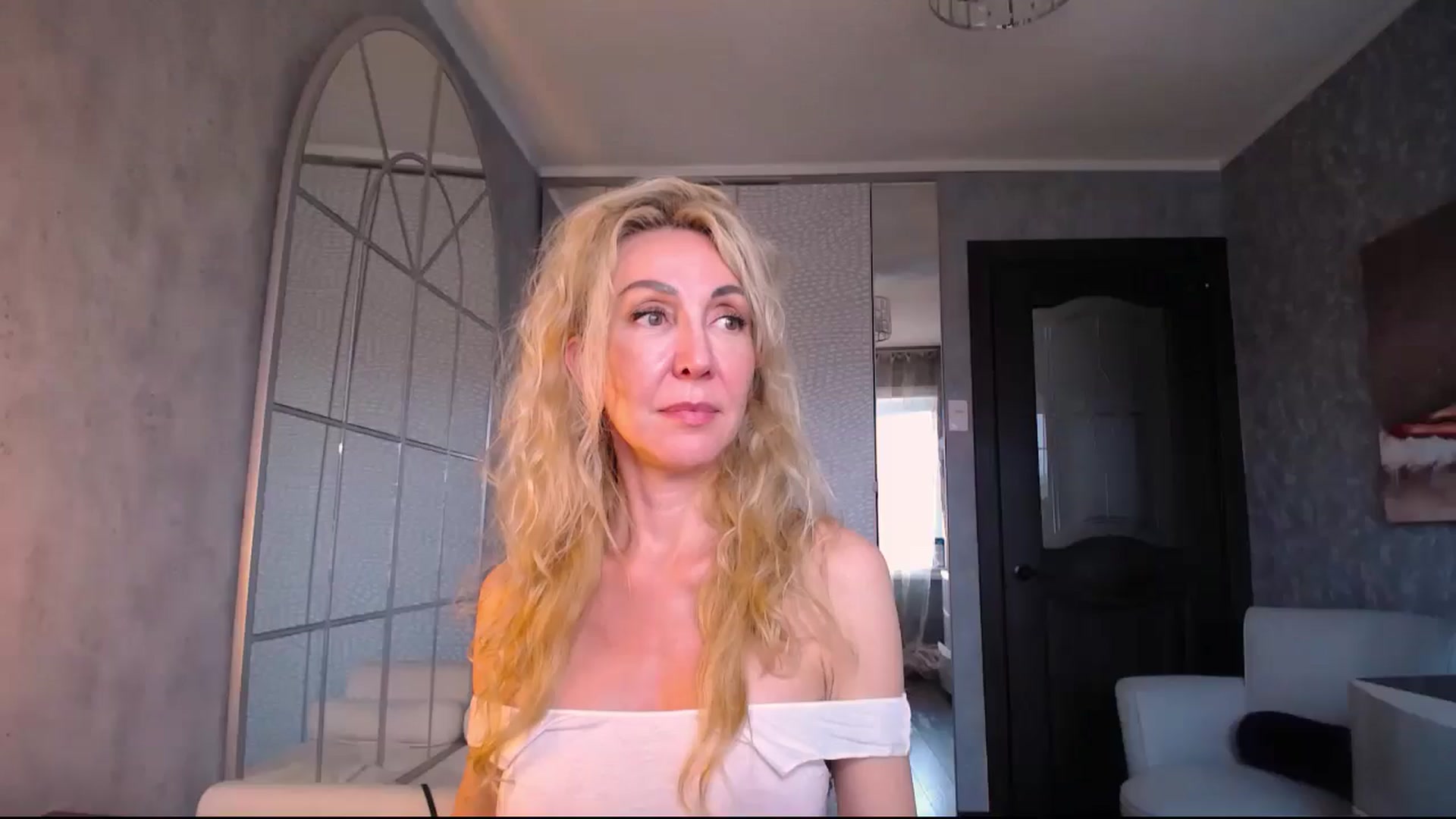 Gallery image thumbnail from IMissBehaving's myfreecams stream on, 06/19/2025, 22:08 image 20 of 20