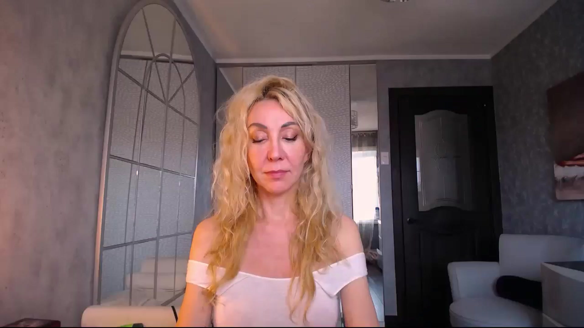 Gallery image thumbnail from IMissBehaving's myfreecams stream on, 06/19/2025, 22:08 image 9 of 20