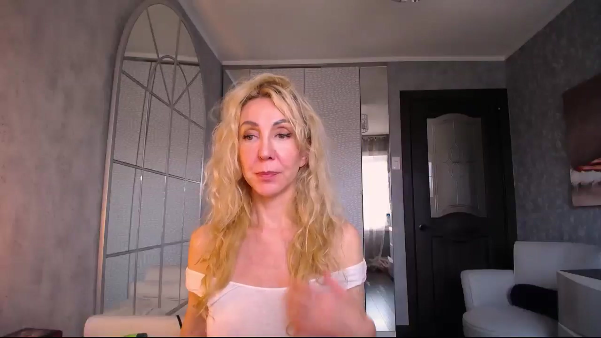 Gallery image thumbnail from IMissBehaving's myfreecams stream on, 06/19/2025, 22:08 image 4 of 20