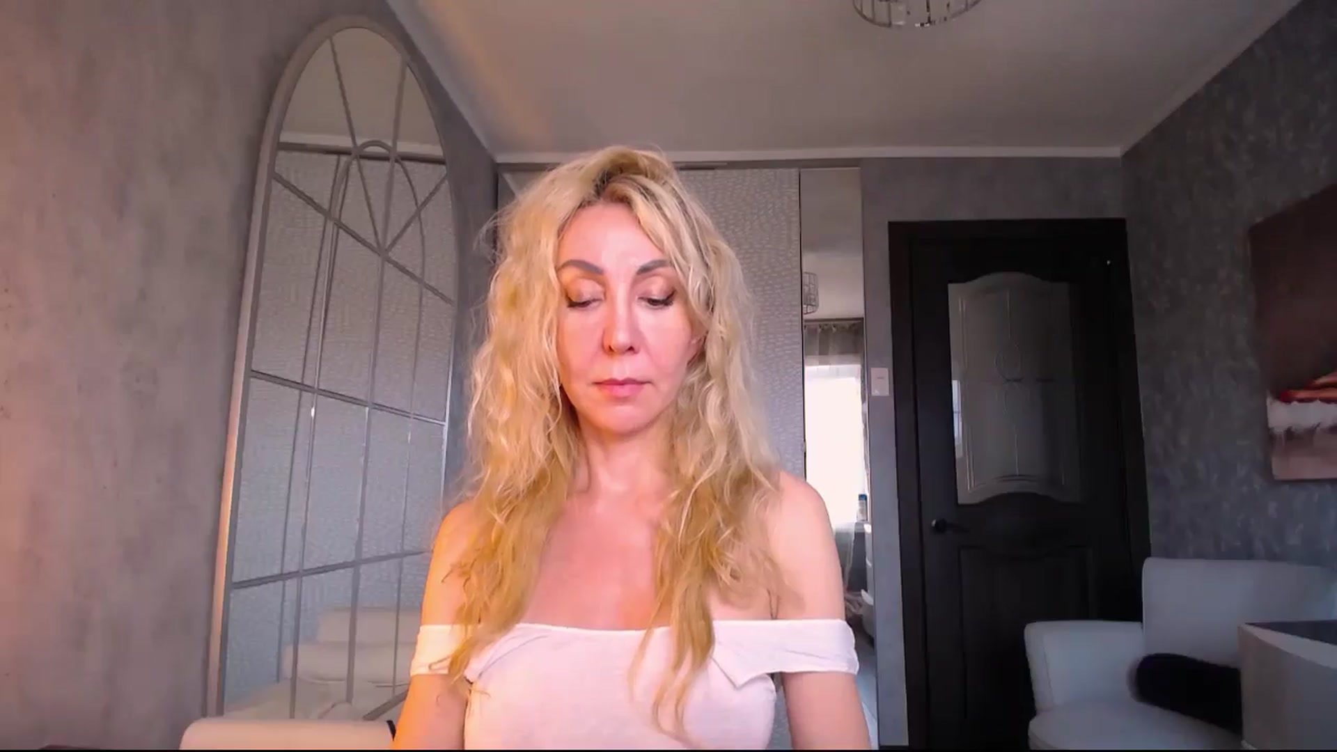 Gallery image thumbnail from IMissBehaving's myfreecams stream on, 06/19/2025, 22:08 image 16 of 20