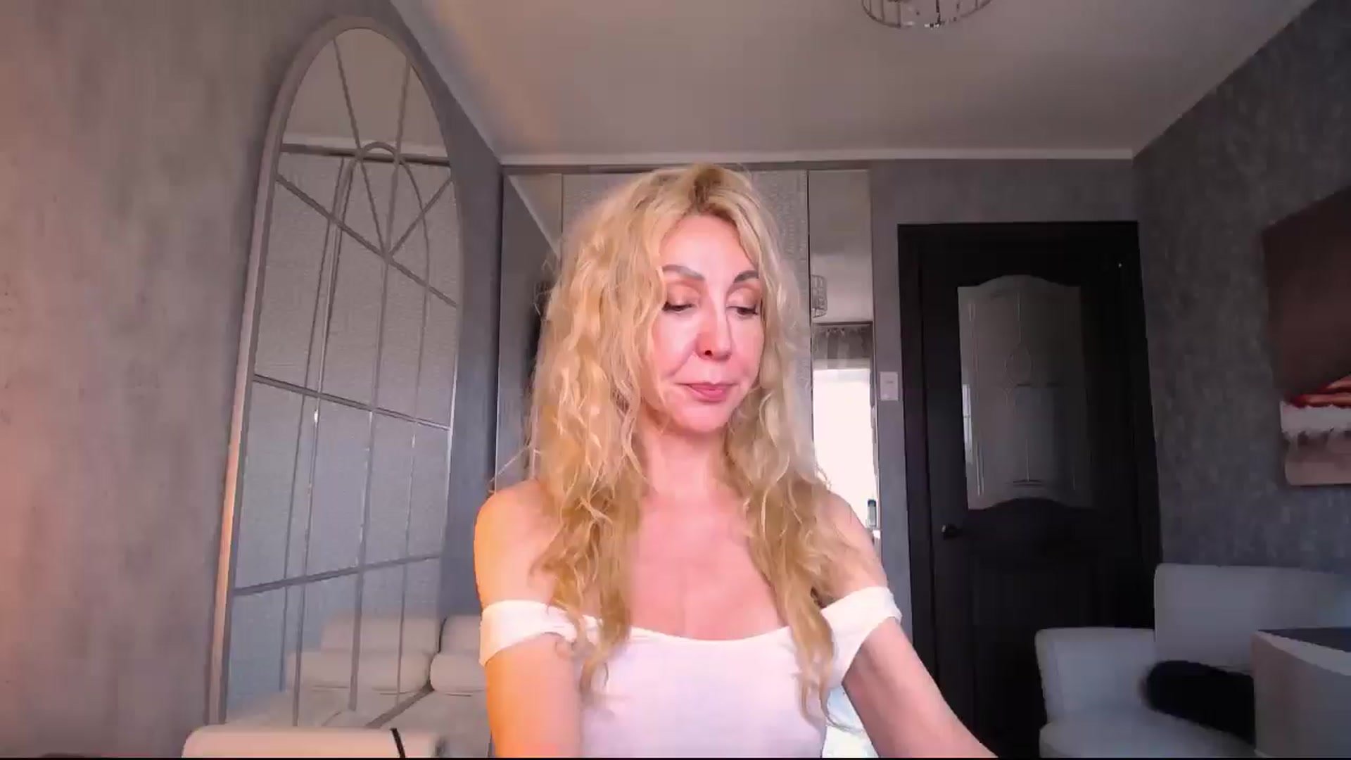 Gallery image thumbnail from IMissBehaving's myfreecams stream on, 06/19/2025, 22:08 image 17 of 20