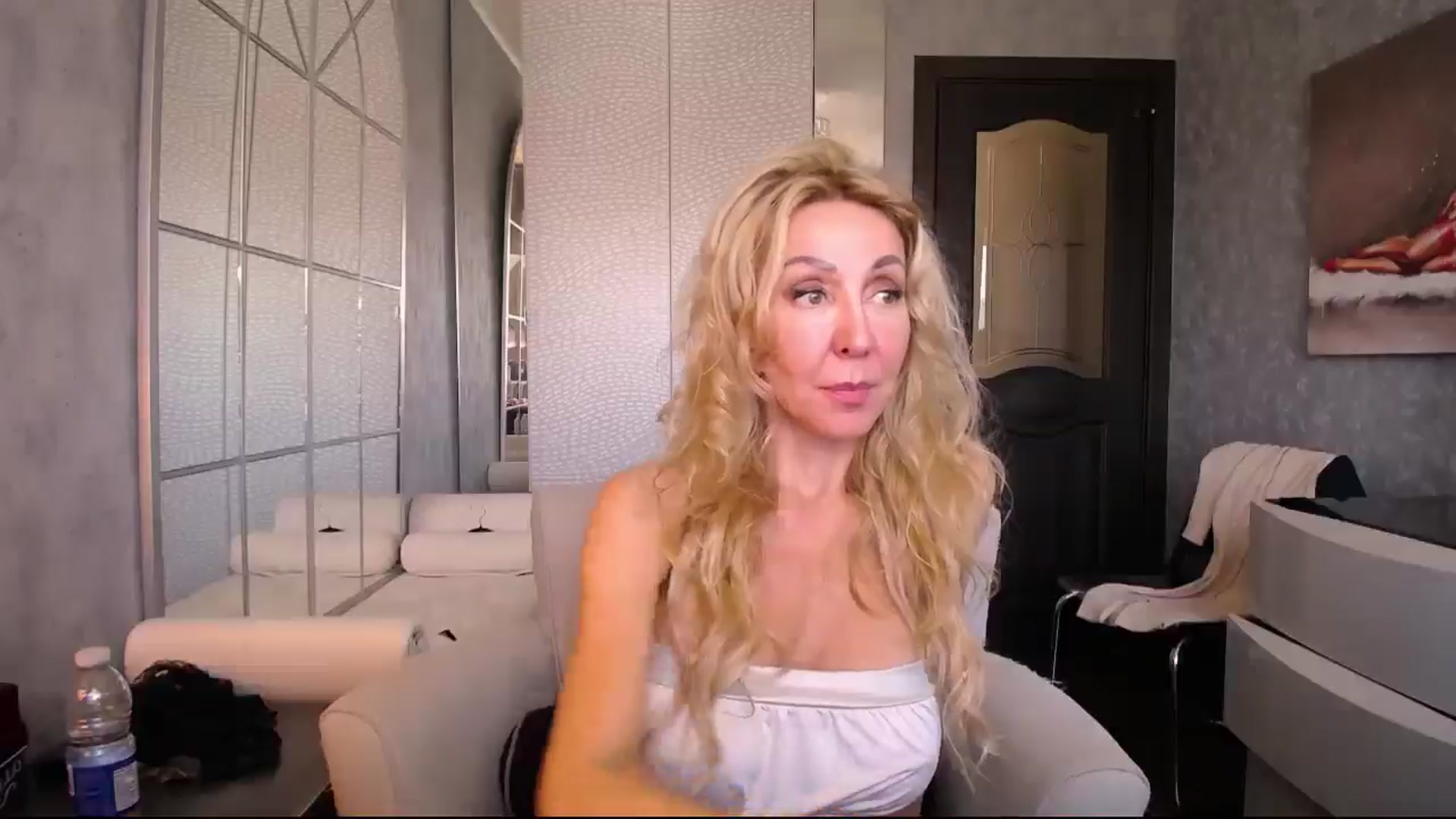 Gallery image thumbnail from IMissBehaving's myfreecams stream on, 08/01/2025, 19:01 image 6 of 20