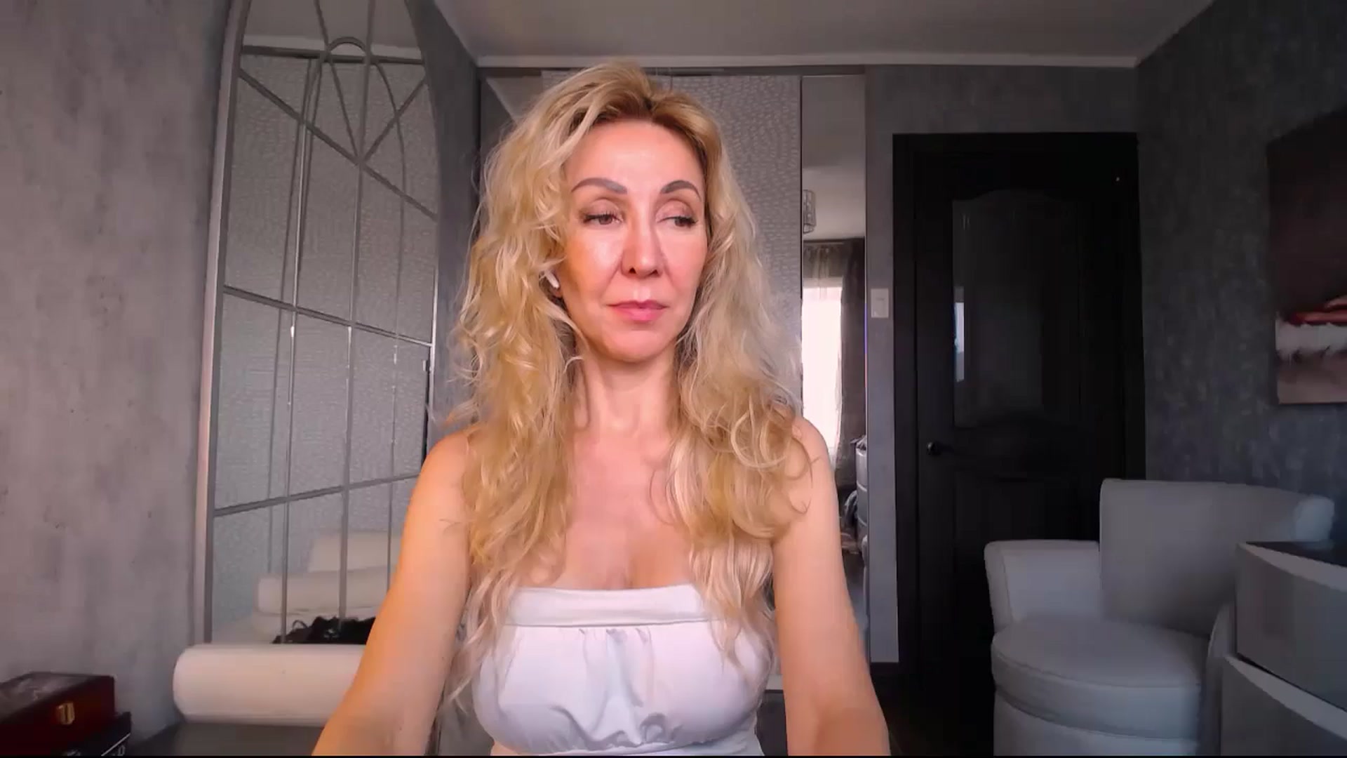 Gallery image thumbnail from IMissBehaving's myfreecams stream on, 08/03/2025, 23:14 image 6 of 20