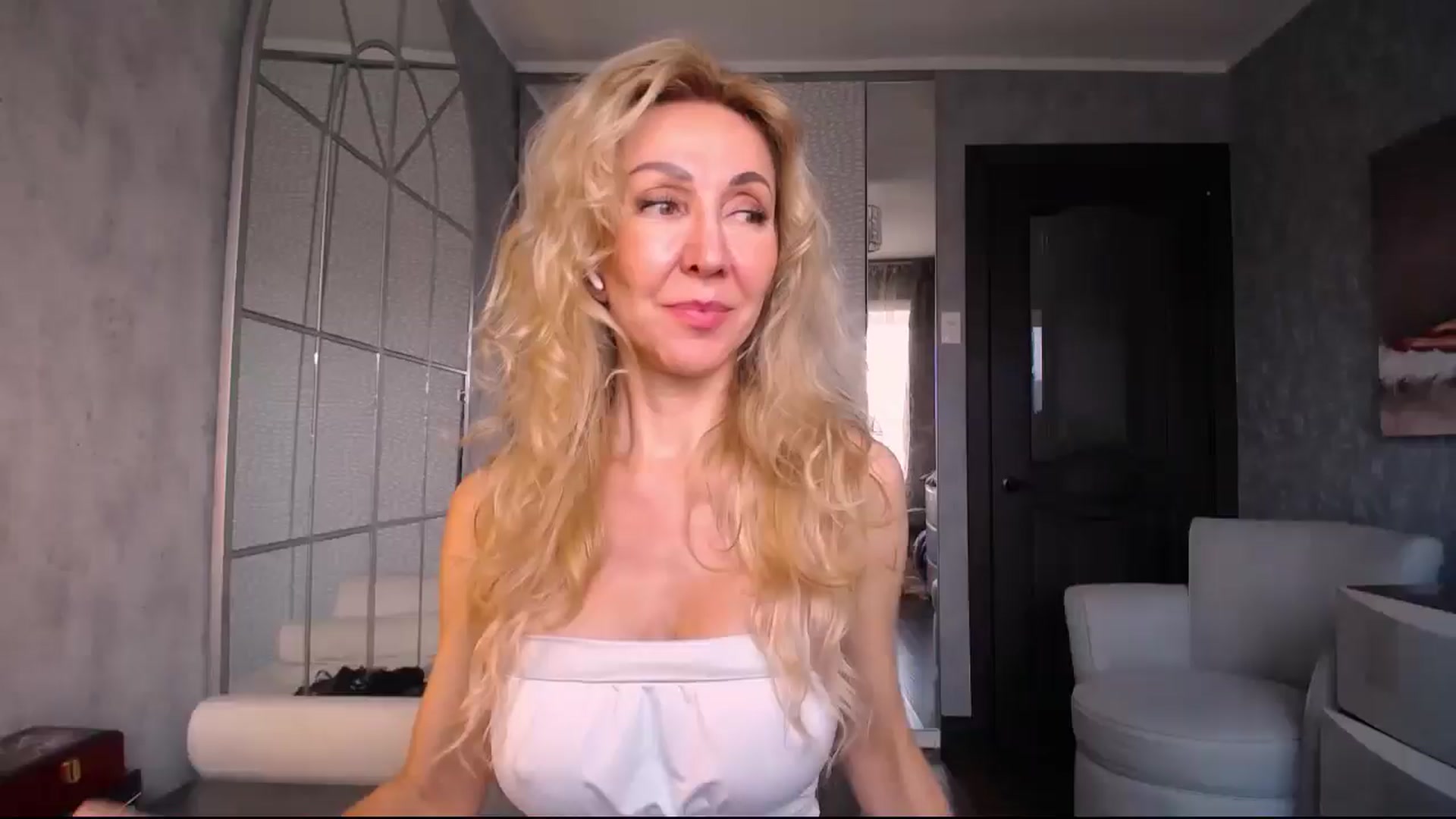 Gallery image thumbnail from IMissBehaving's myfreecams stream on, 08/03/2025, 23:14 image 4 of 20