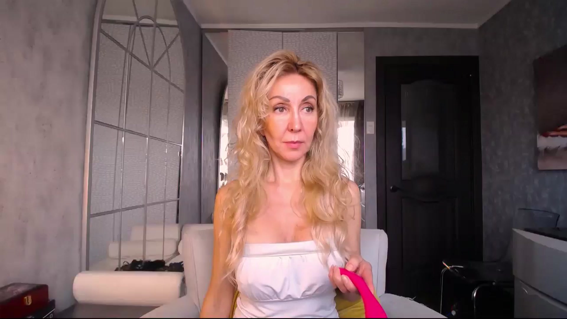 Gallery image thumbnail from IMissBehaving's myfreecams stream on, 08/03/2025, 23:14 image 17 of 20