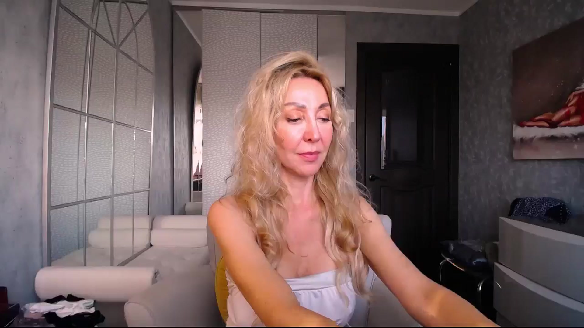 Gallery image thumbnail from IMissBehaving's myfreecams stream on, 08/16/2025, 23:40 image 3 of 20