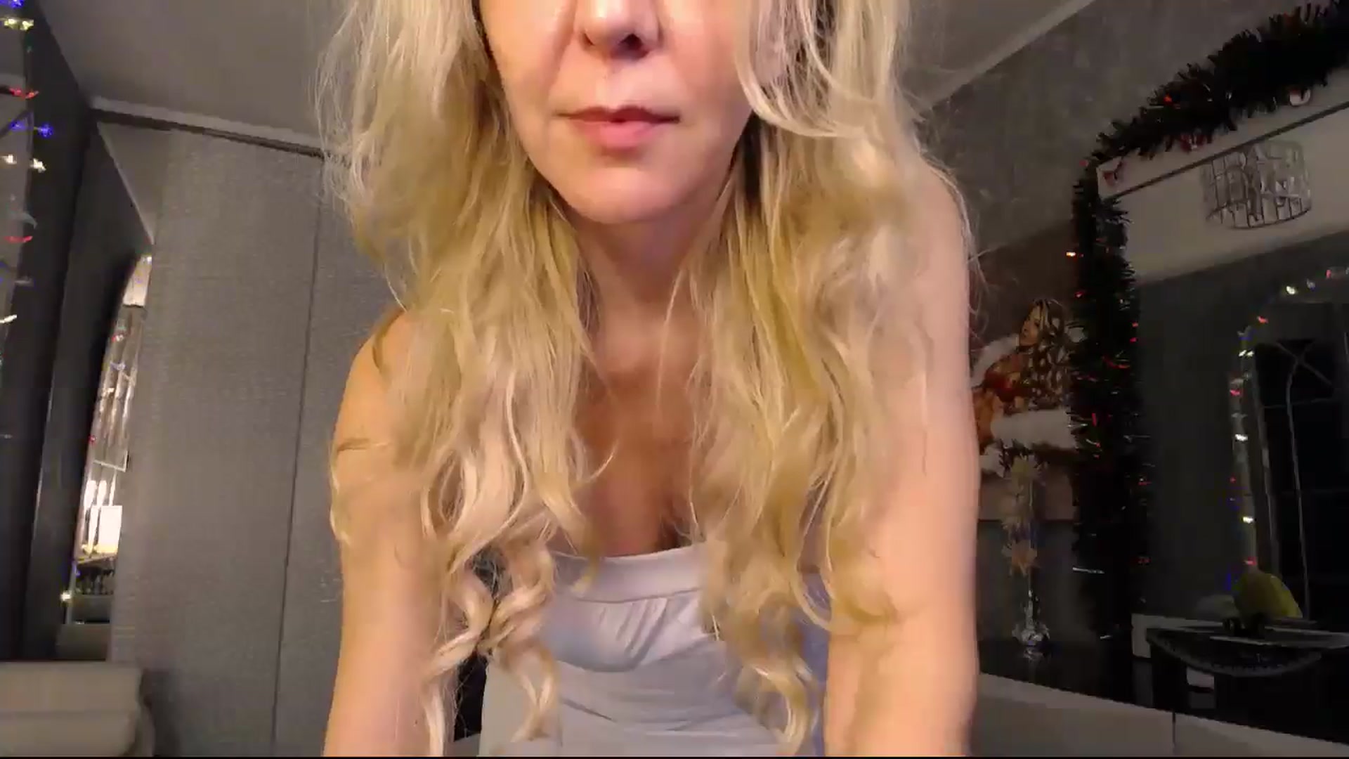 Gallery image thumbnail from IMissBehaving's myfreecams stream on, 11/14/2025, 23:45 image 11 of 20