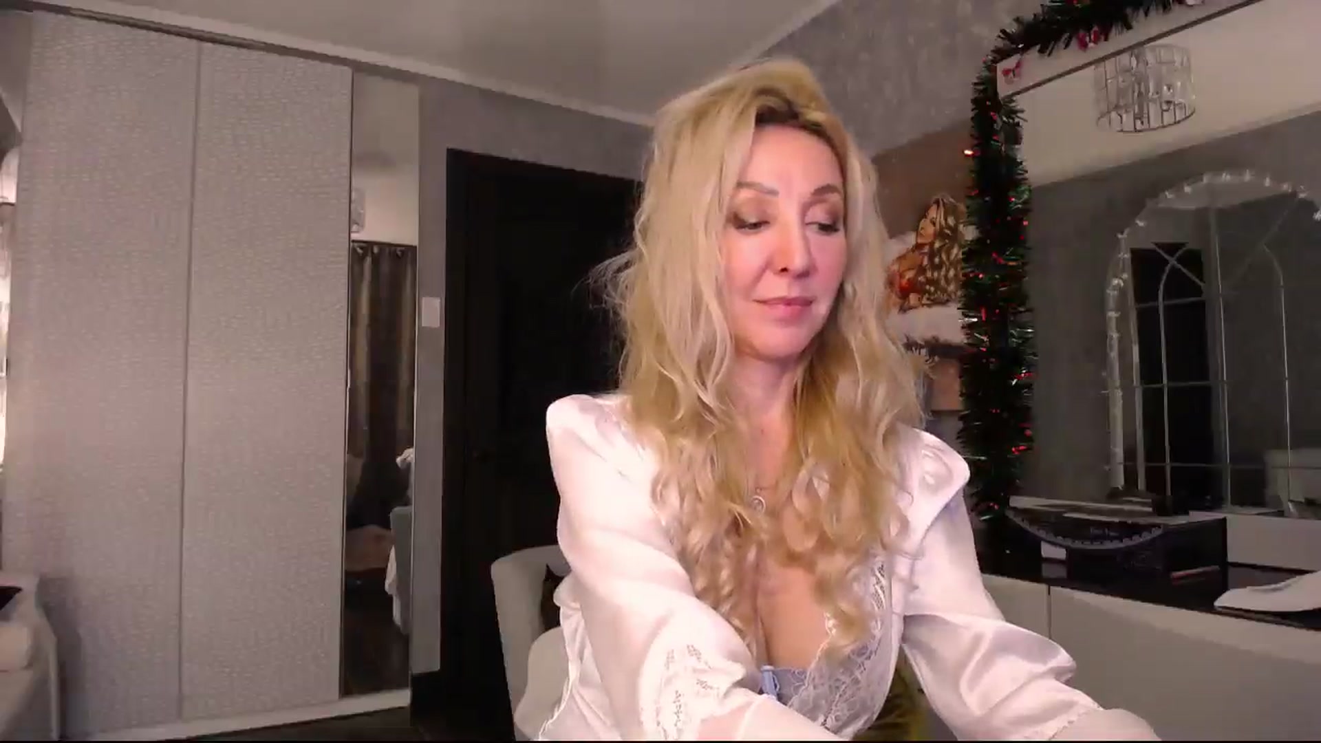 Gallery image thumbnail from IMissBehaving's myfreecams stream on, 11/16/2025, 02:38 image 9 of 20