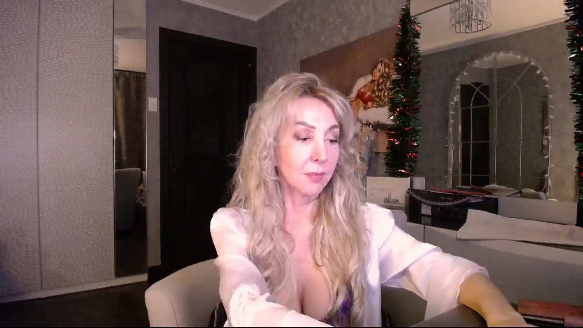 Gallery image thumbnail from IMissBehaving's myfreecams stream on, 12/28/2025, 23:52 image 17 of 20