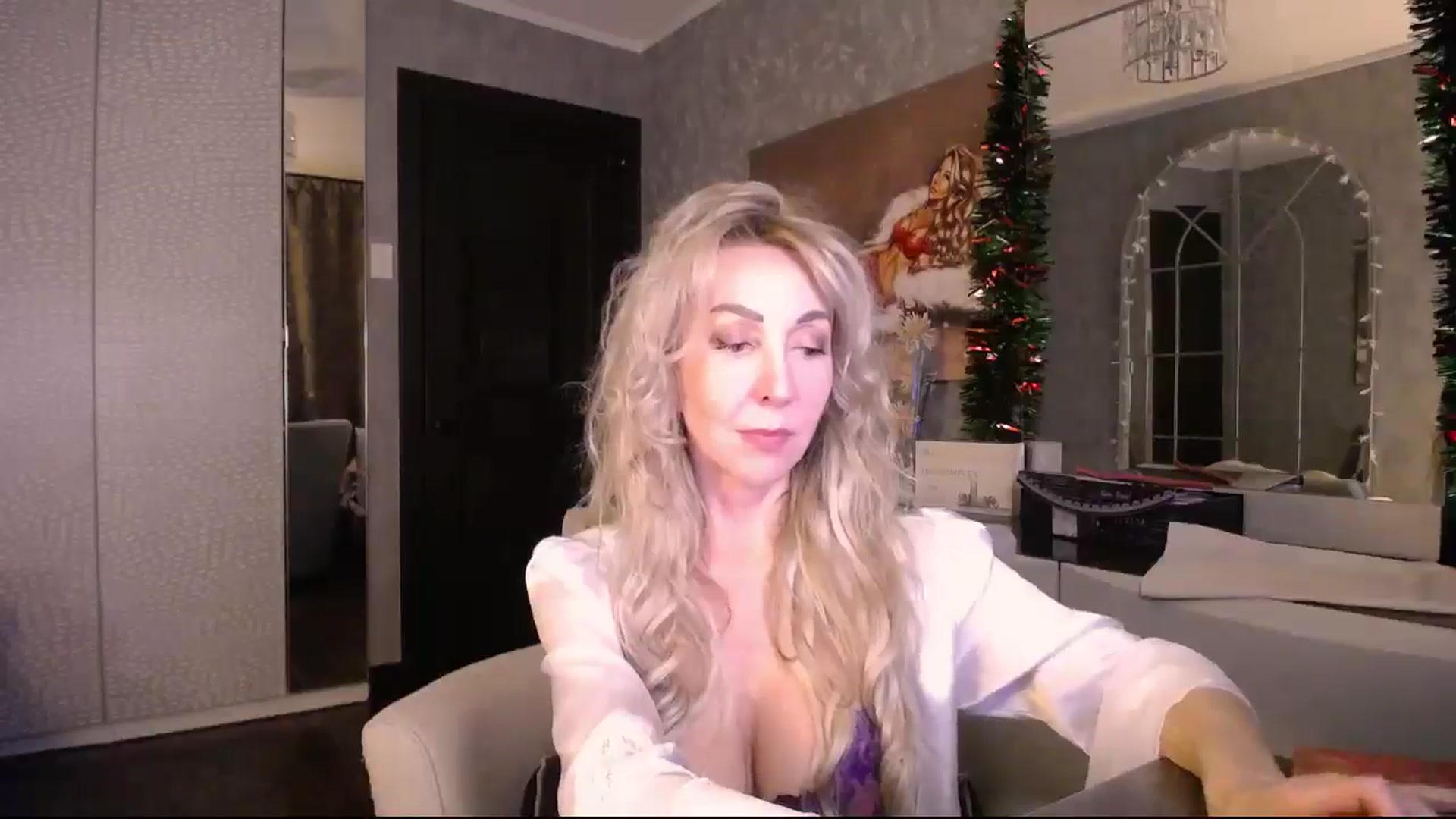 Gallery image thumbnail from IMissBehaving's myfreecams stream on, 12/28/2025, 23:52 image 14 of 20
