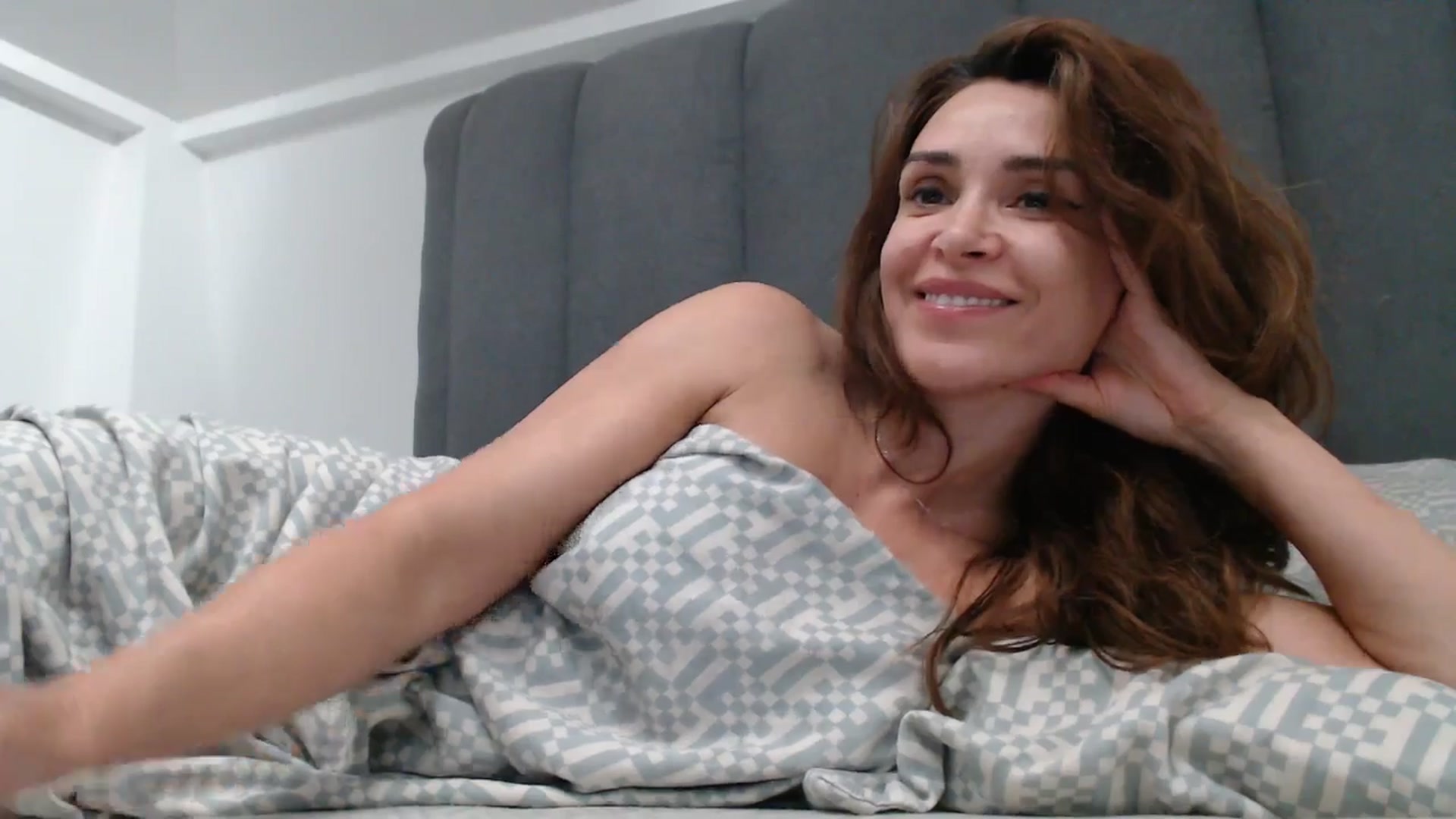 Gallery image thumbnail from INVISIBLEme's myfreecams stream on, 06/18/2025, 14:08 image 20 of 20